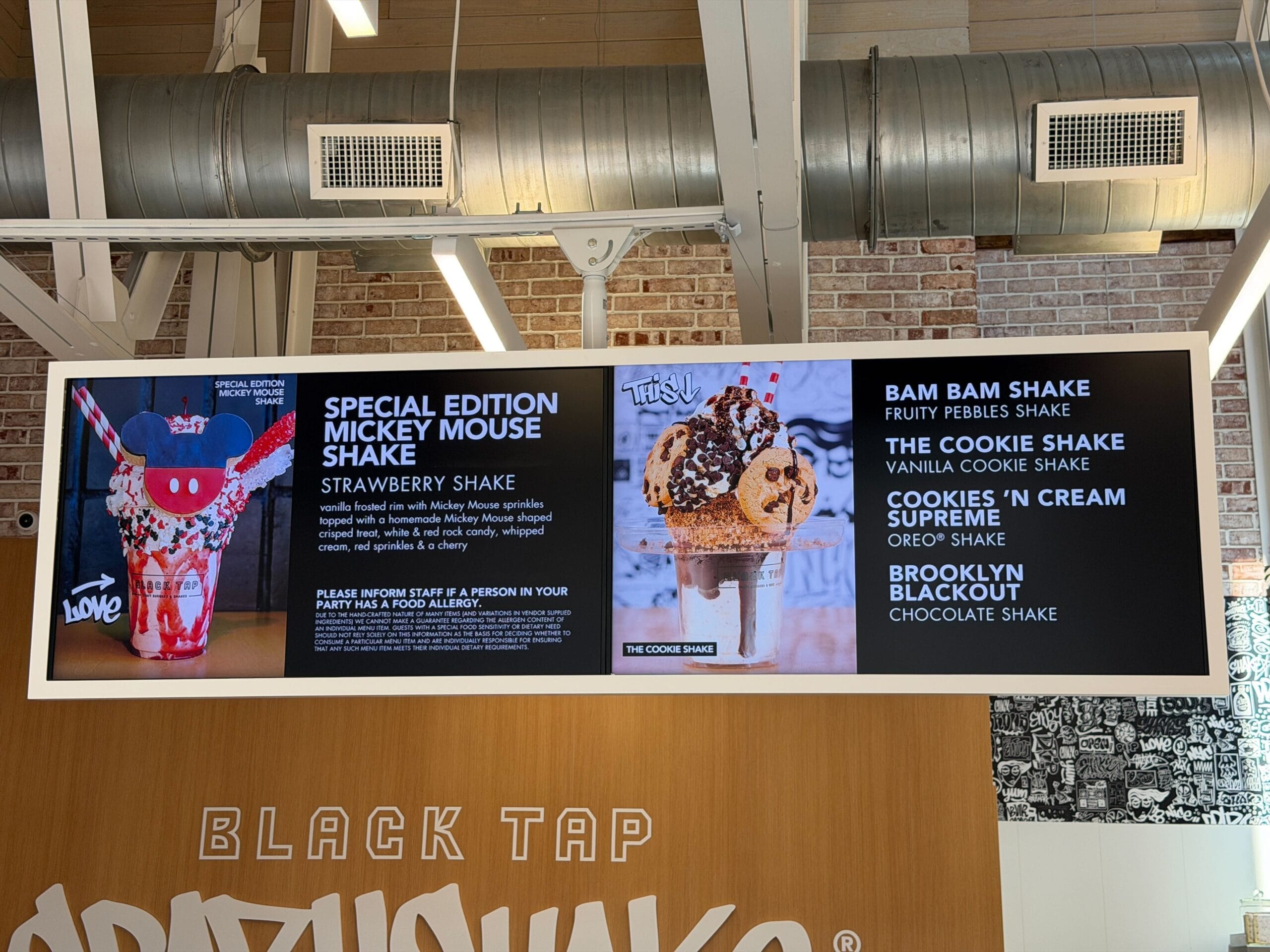 REVIEW: Is There Anything Special About the Special Edition Strawberry Mickey Mouse ‘CrazyShake’ at