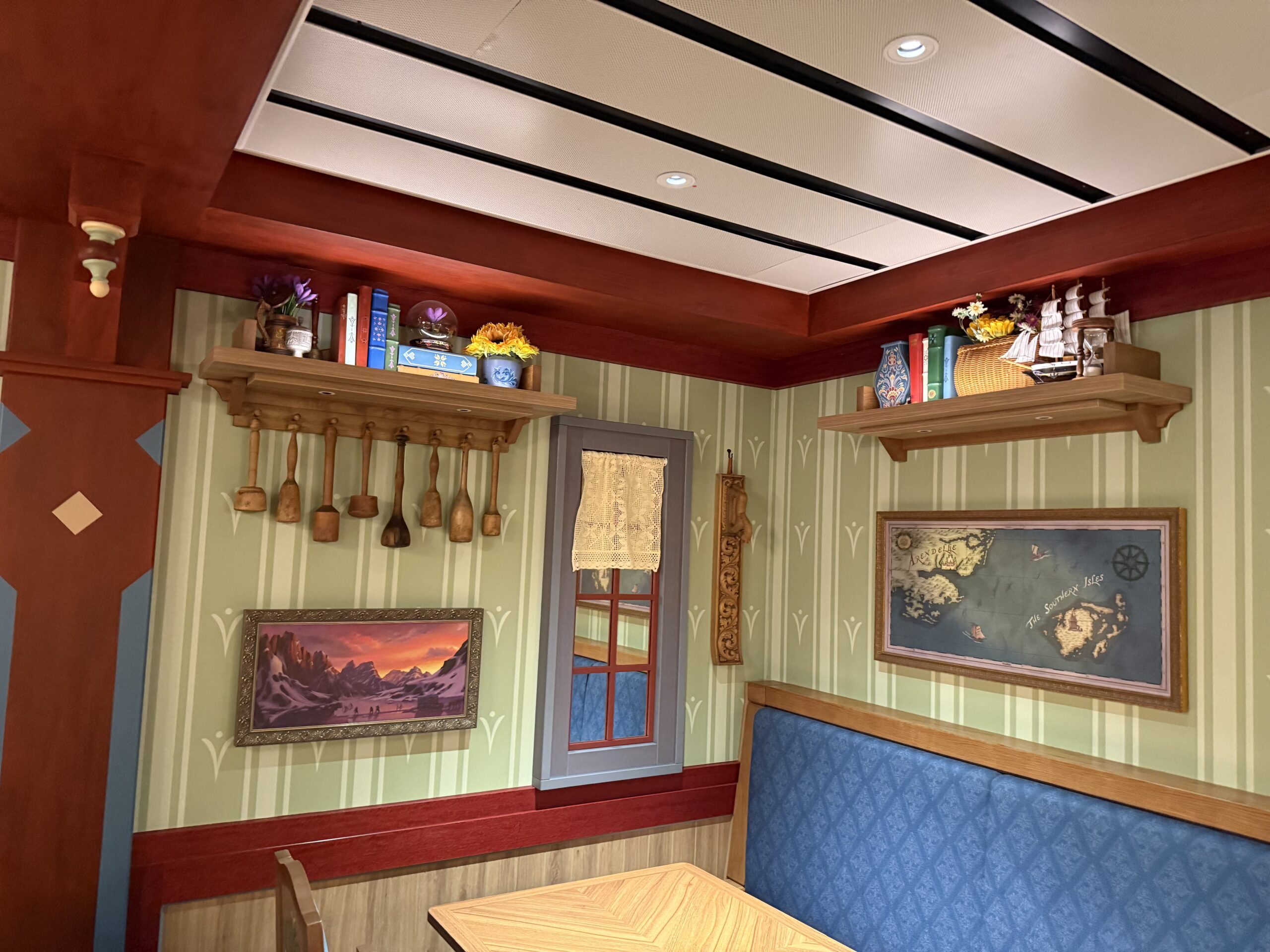Olaf Frozen-themed dining room in Enchanted Summer restaurant on the Disney Adventure cruise ship