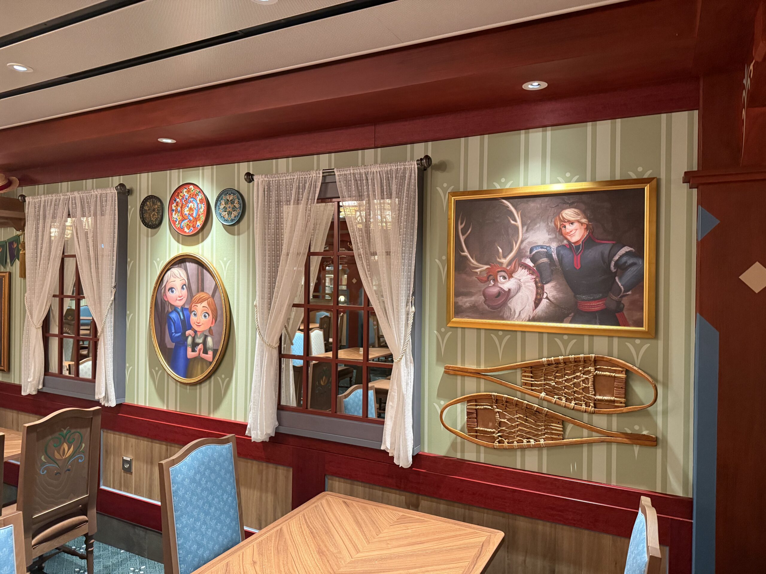 Olaf Frozen-themed dining room in Enchanted Summer restaurant on the Disney Adventure cruise ship
