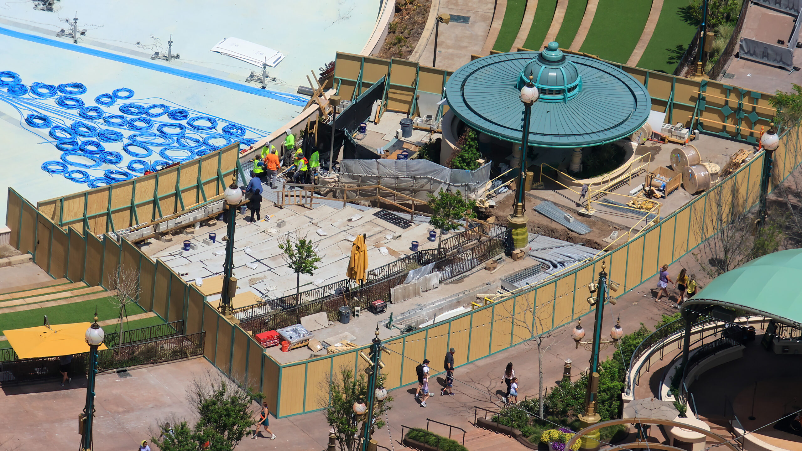 Upgrade work on Cosmos Fountain at Epic Universe