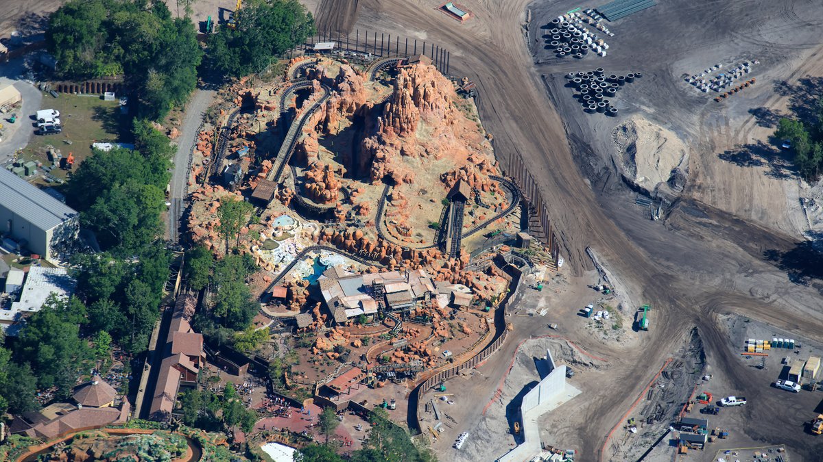 Crews Add Tall Fences Around Big Thunder Mountain Railroad to Hide Piston Peak and Villains Land Construction at Magic Kingdom