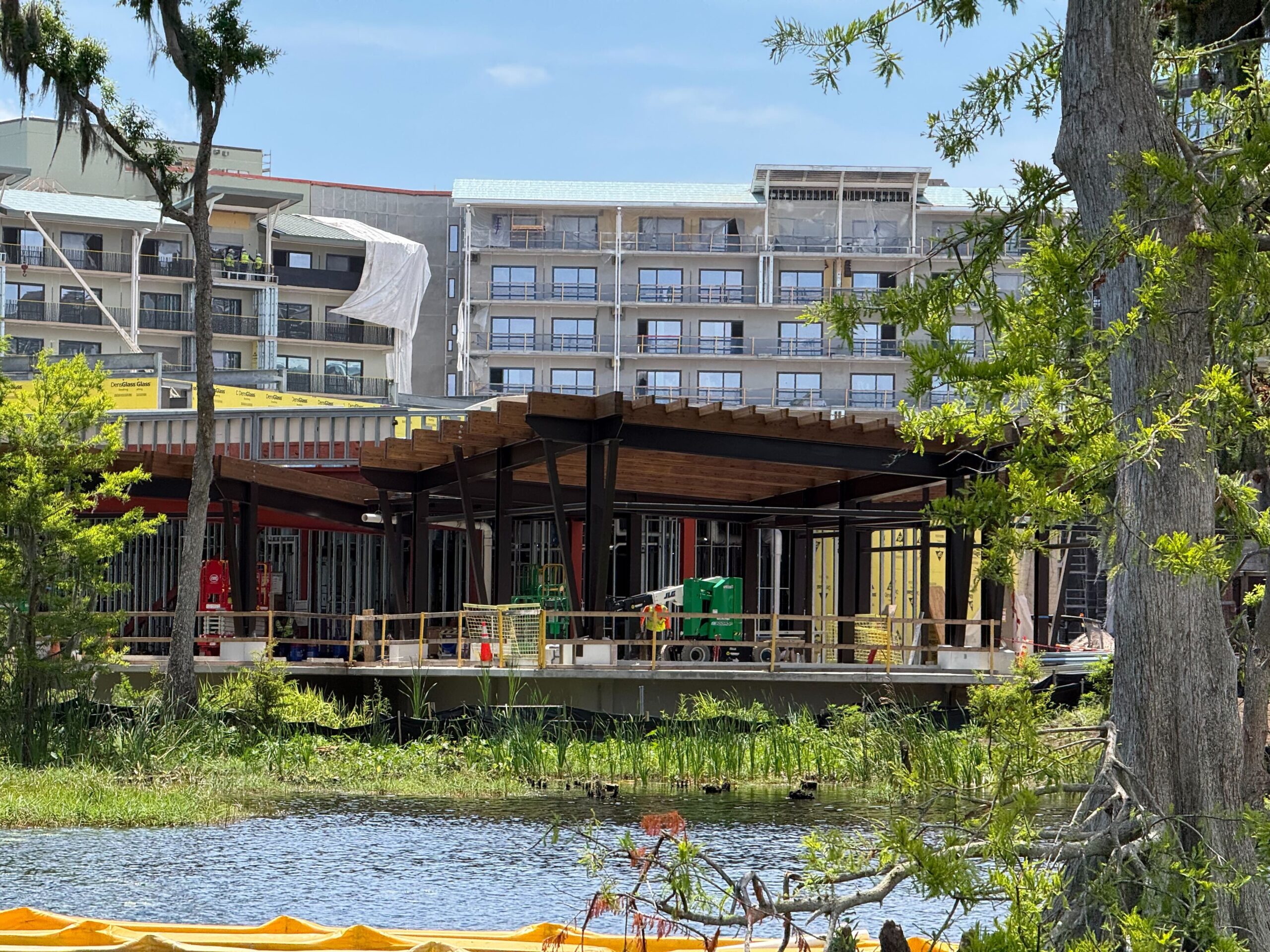 Thematically, the hotel is centered on the Southeast U.S. and complements the other hotels within the Wilderness community. The building aesthetic scene above is reminiscent of Disney's Wilderness Lodge.