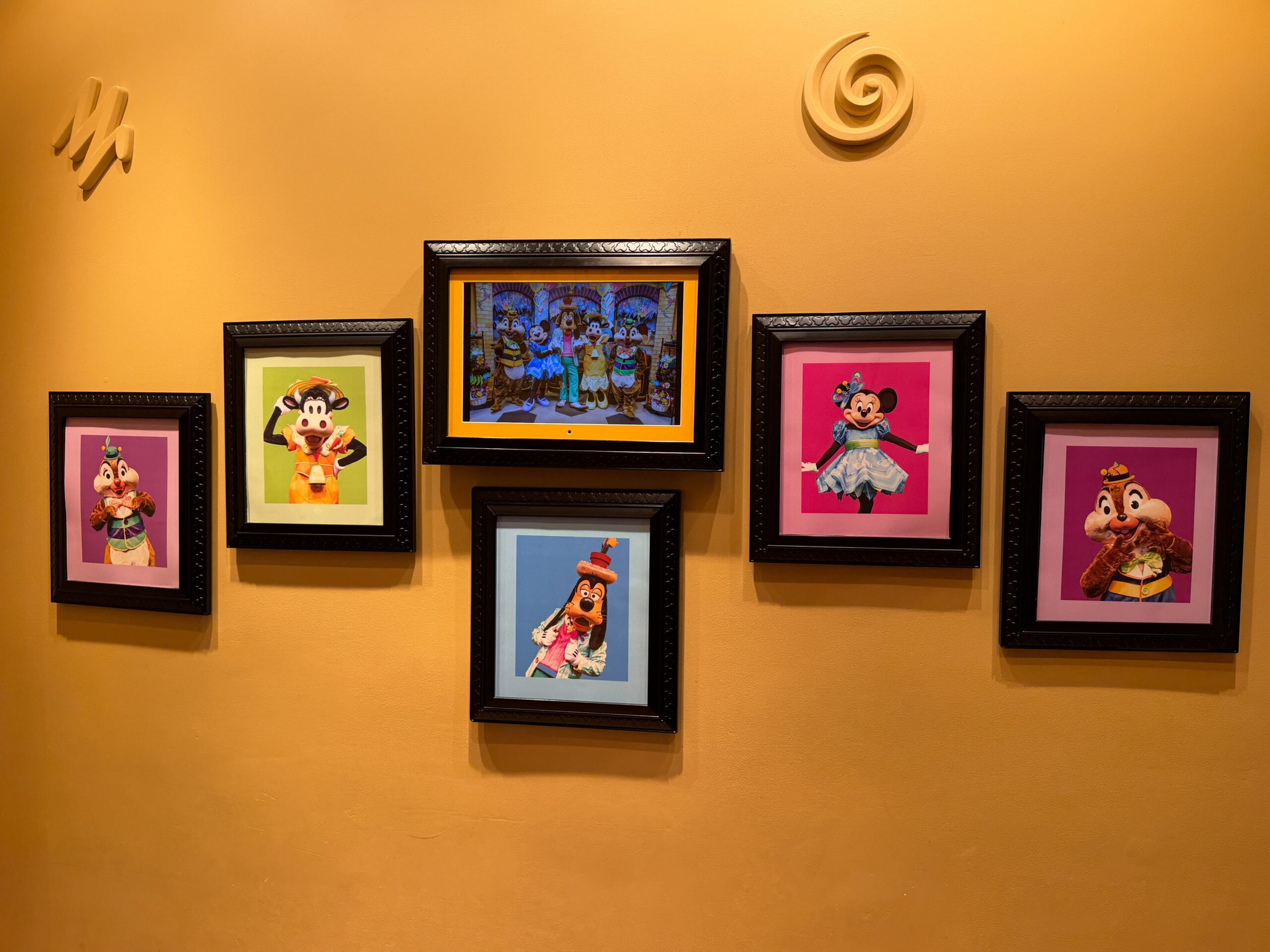 Spring displays at Disneyland Hotel