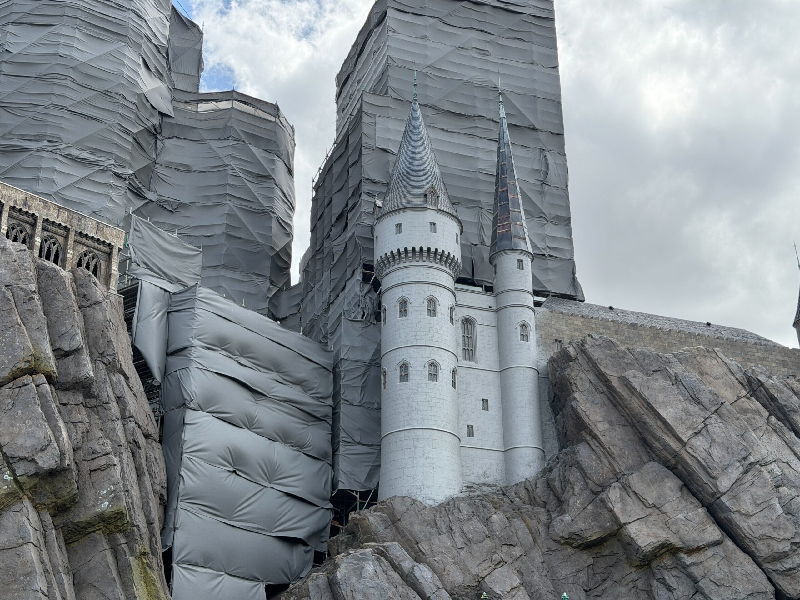 Hogwarts Towers Turn Pale Gray During Refurbishment at Universal Islands of Adventure
