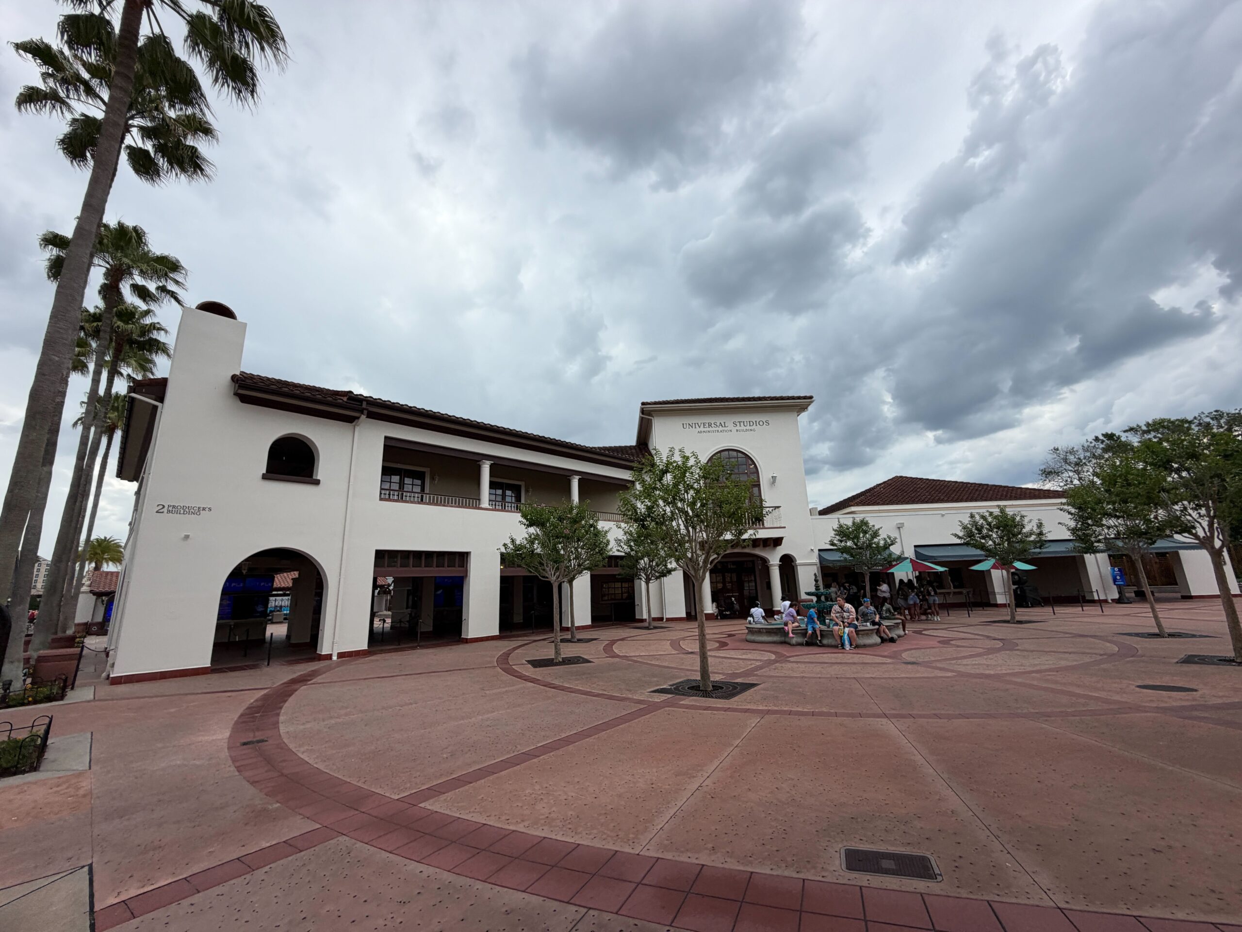 Universal Studios Florida Entrance Building (Almost) Completely Painted White