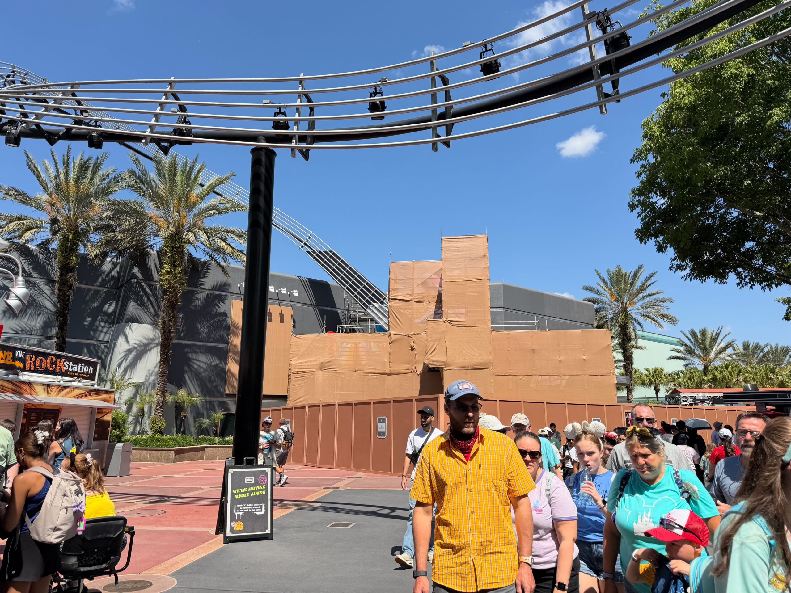 Rock ‘n’ Roller Coaster Starring The Muppets Guitar Painting Continues at Disney’s Hollywood Studios