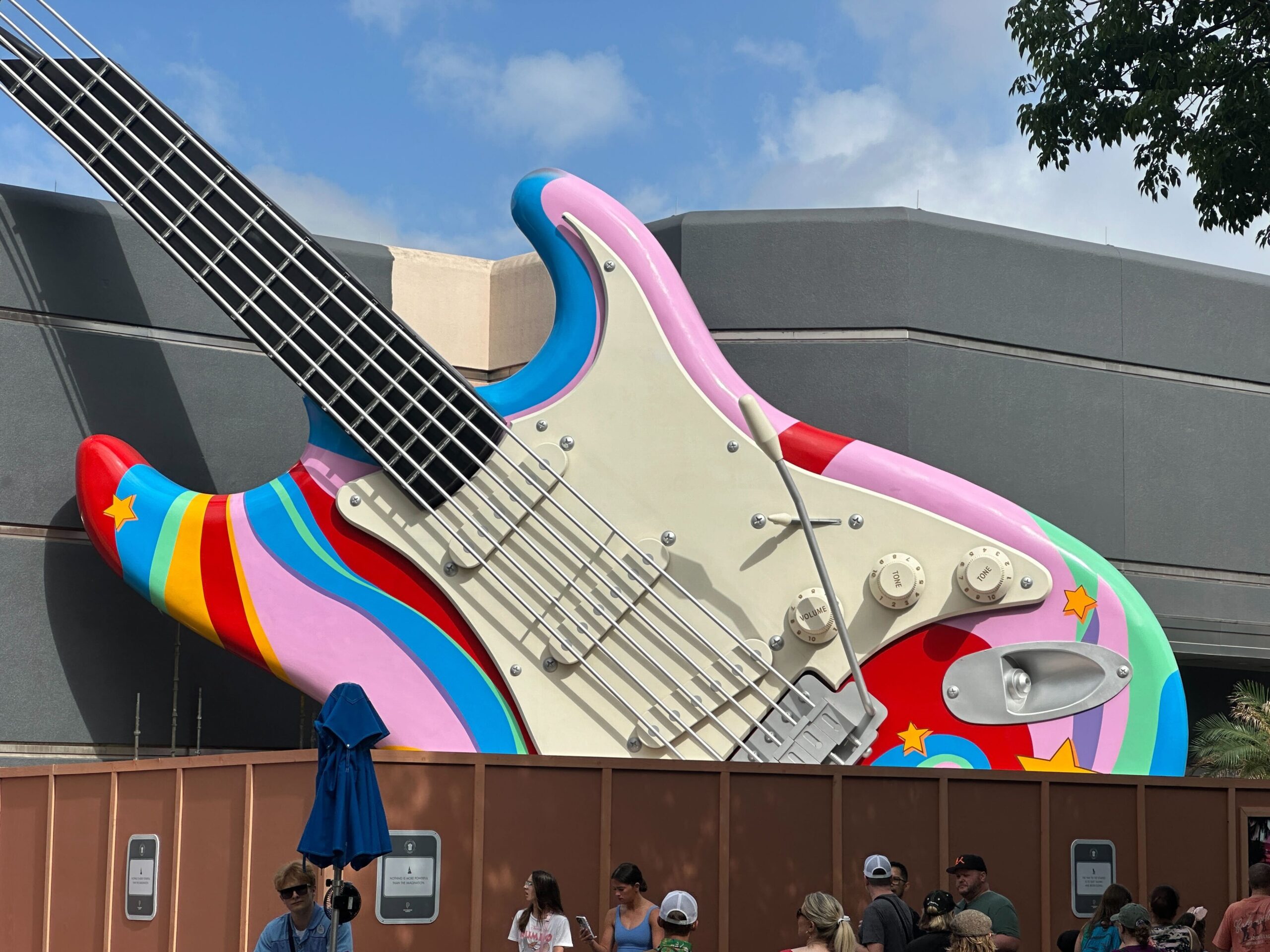 More Scaffolding Gone From Rock ‘n’ Roller Coaster Starring The Muppets Guitar