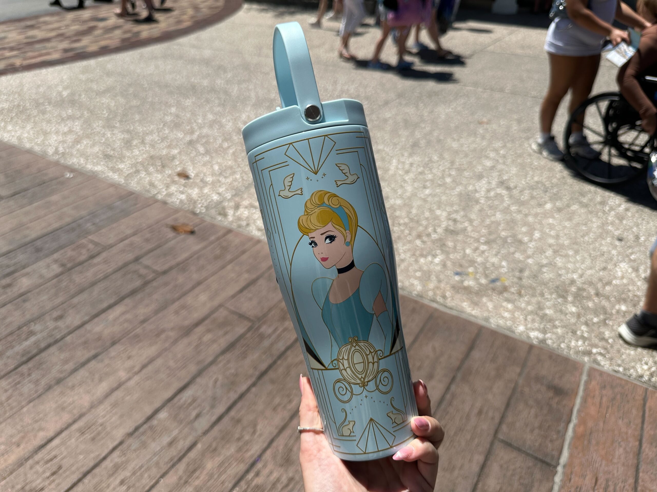 Front of Corkcicle Cinderella Go Cup XL.
