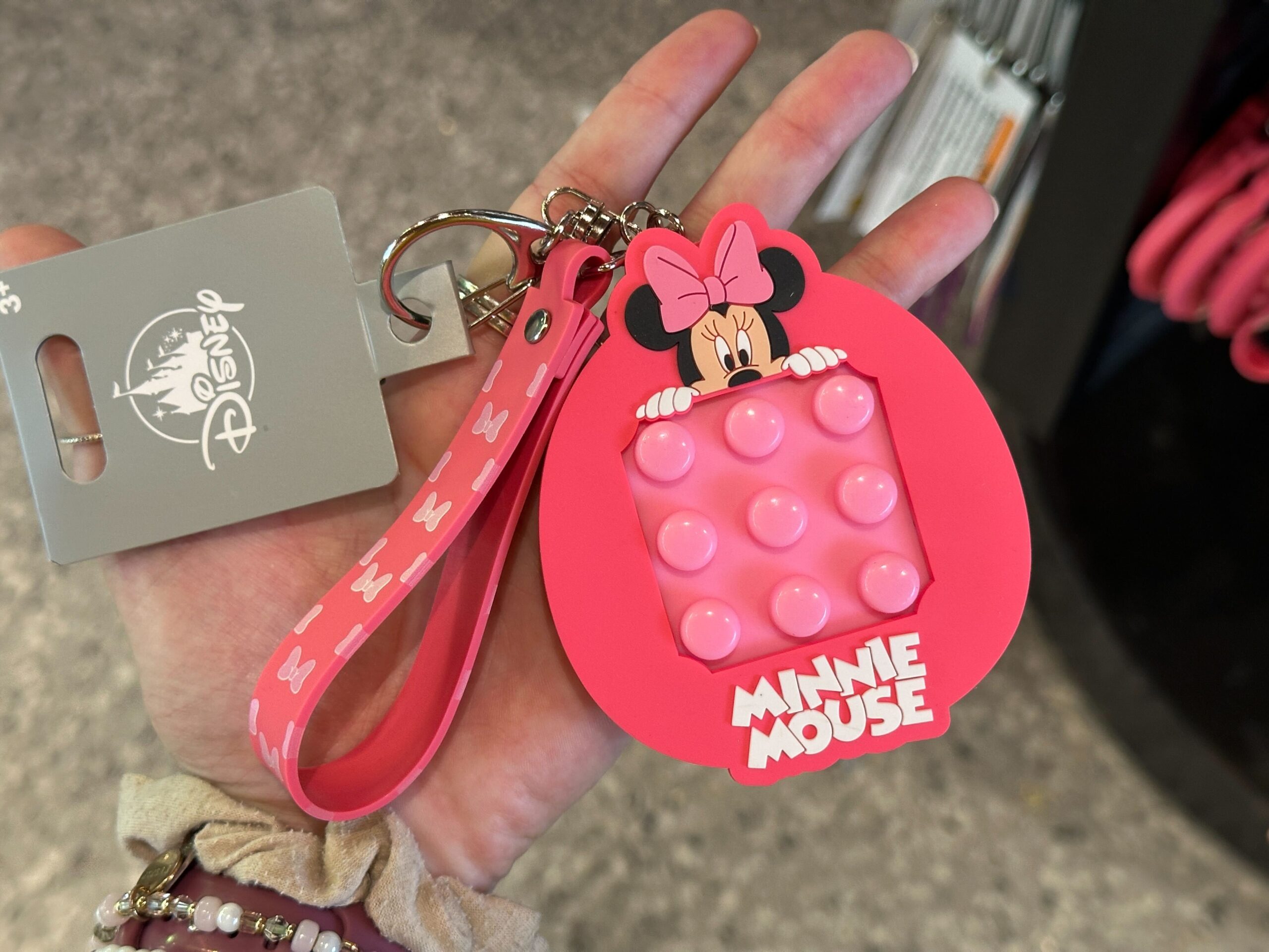 Minnie and Stitch Fidget Keychains Now Available at Walt Disney World