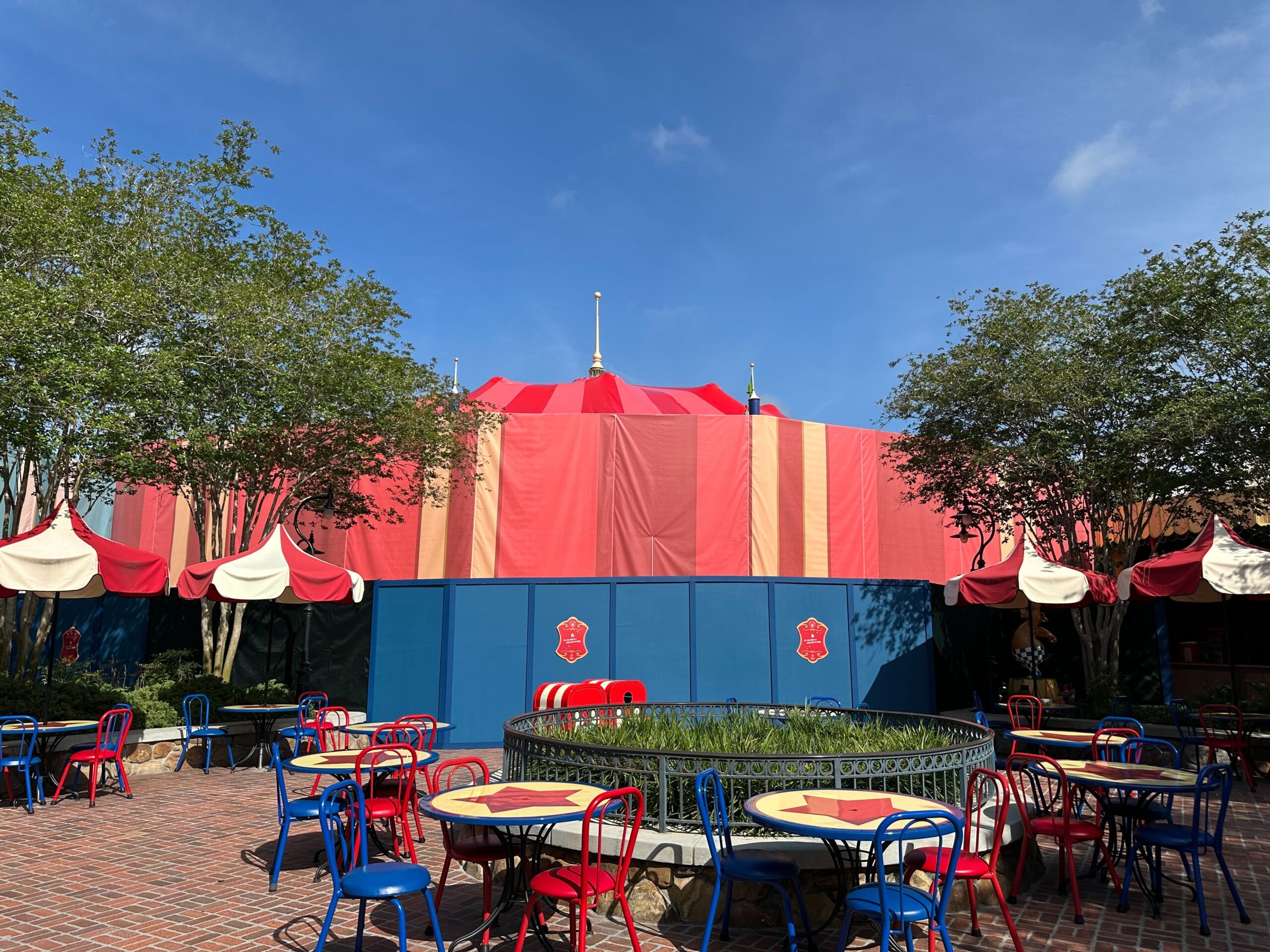 New Tent Roof Installed on Pete’s Silly Sideshow at Magic Kingdom