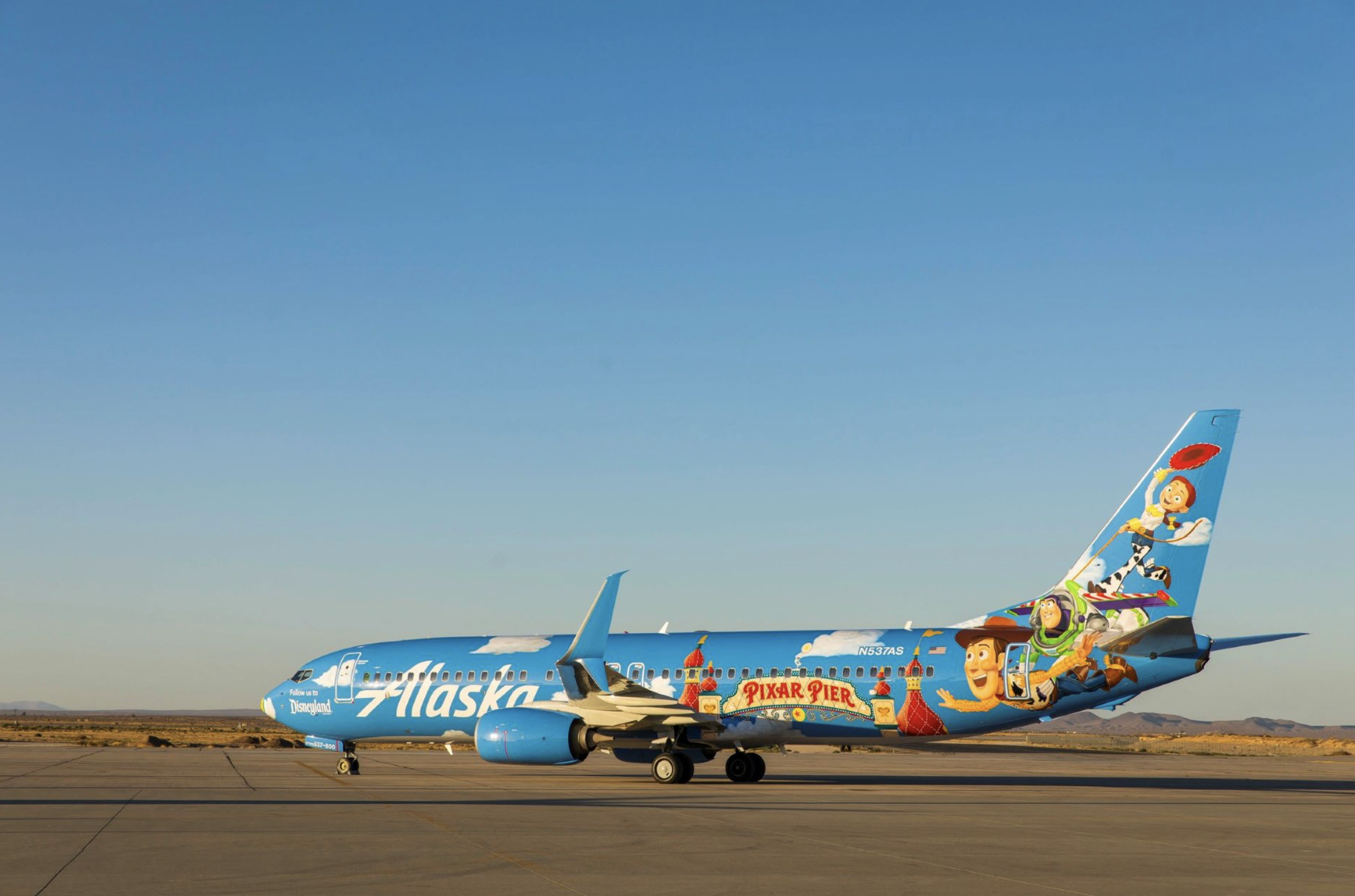 The iconic crew of Toy Story, along with some new friends from the upcoming fifth film, can be seen flying American airspace in style thanks to a new livery from Alaska Airlines.