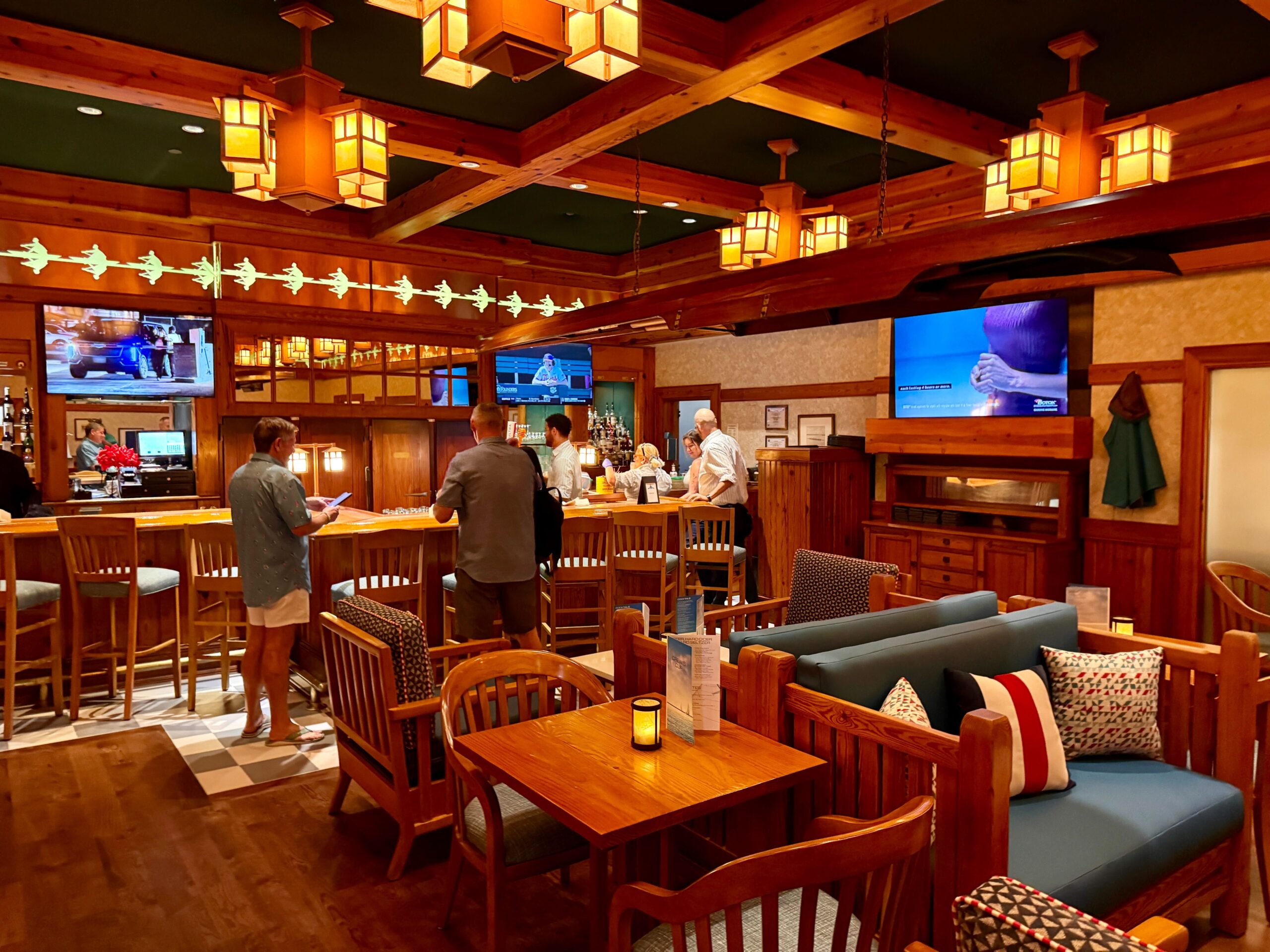 Remodeled Crew's Cup Lounge Reopens as Yachtsman Steakhouse Closes