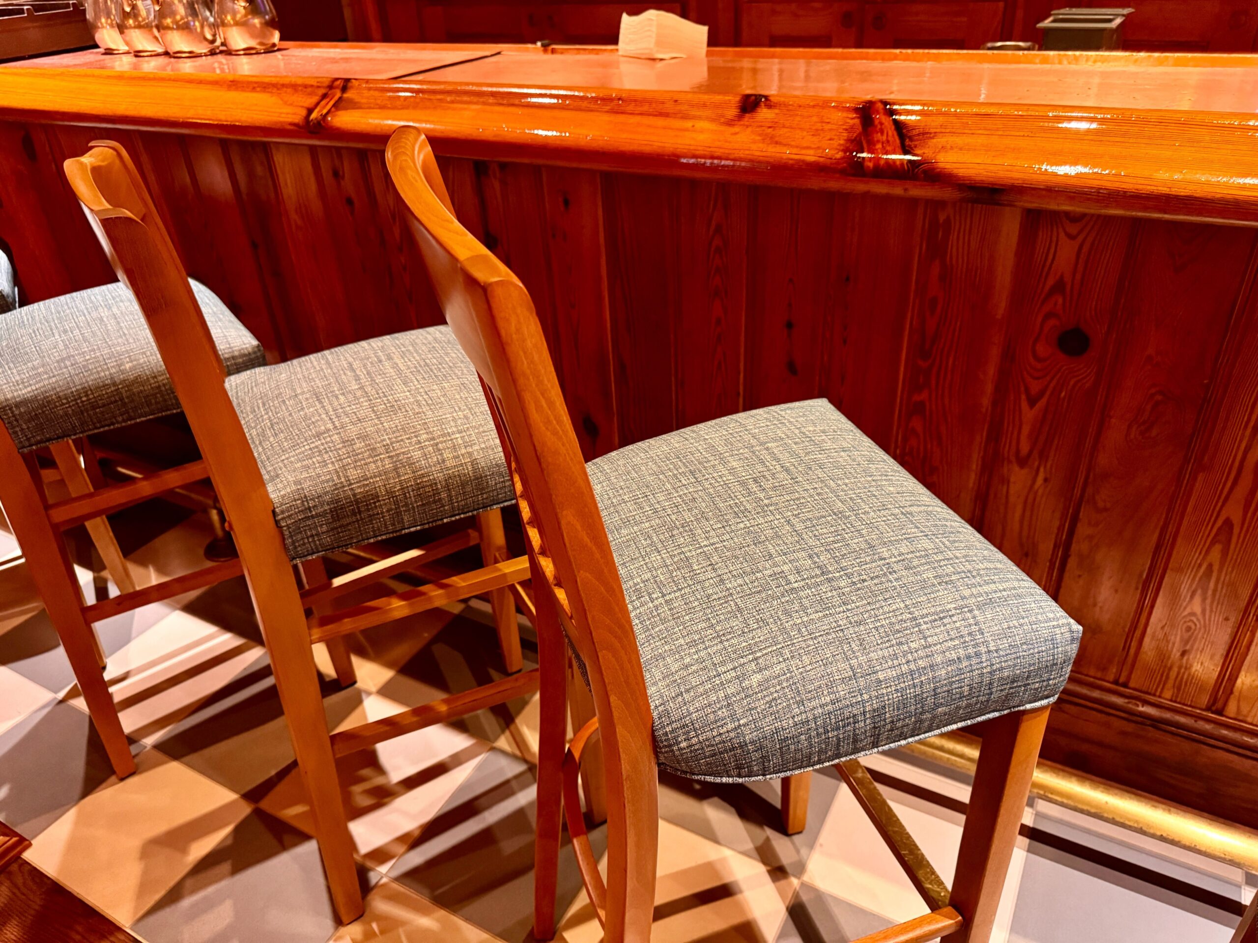 Remodeled Crew's Cup Lounge Reopens as Yachtsman Steakhouse Closes