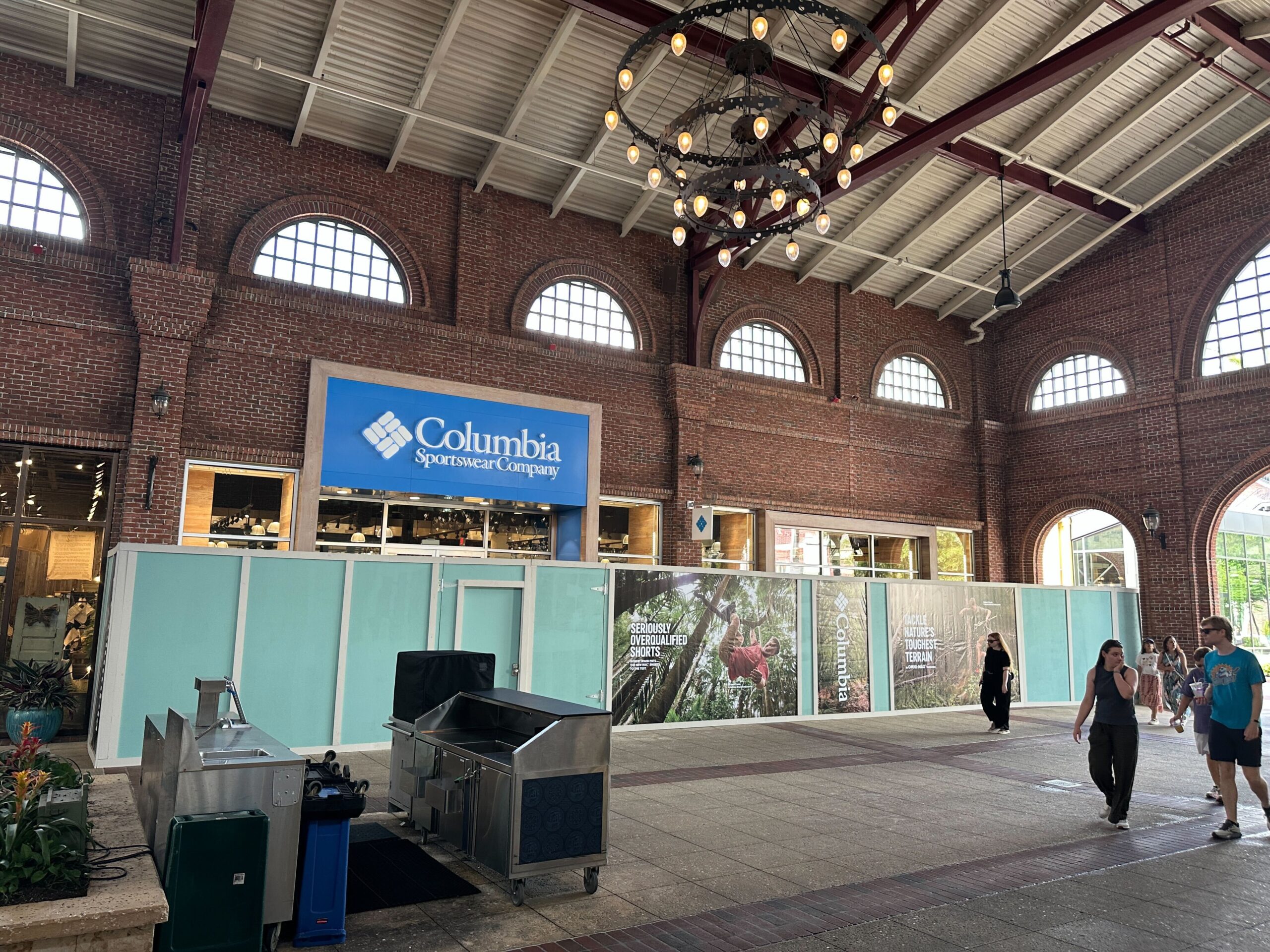 Construction walls have now been installed around the Columbia Sportswear store at Disney Springs as work begins on refurbishment project.