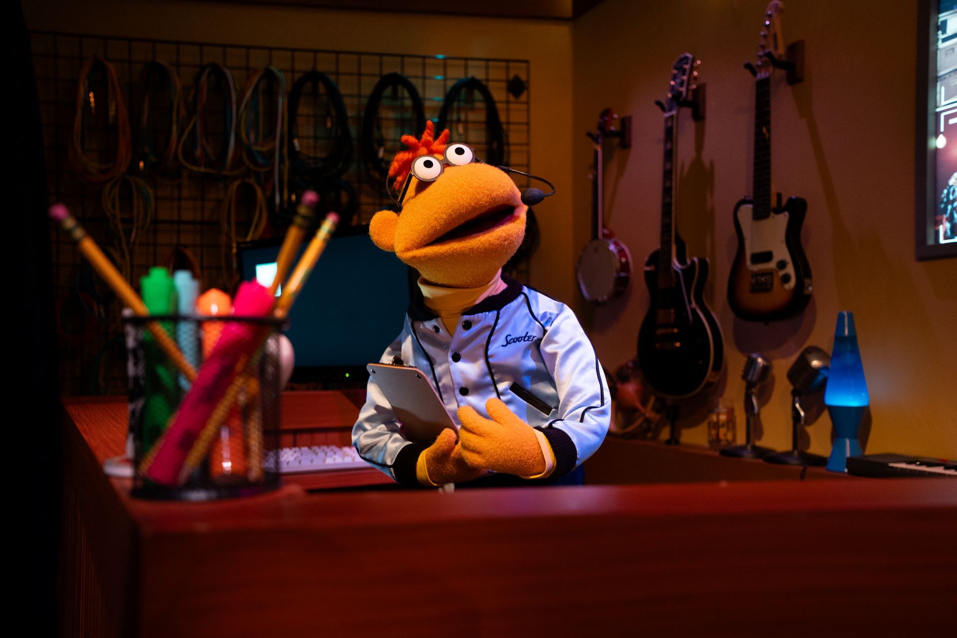 Rock 'n' Roller Coaster Starring The Muppets Pre-Show Photos of Audio ...