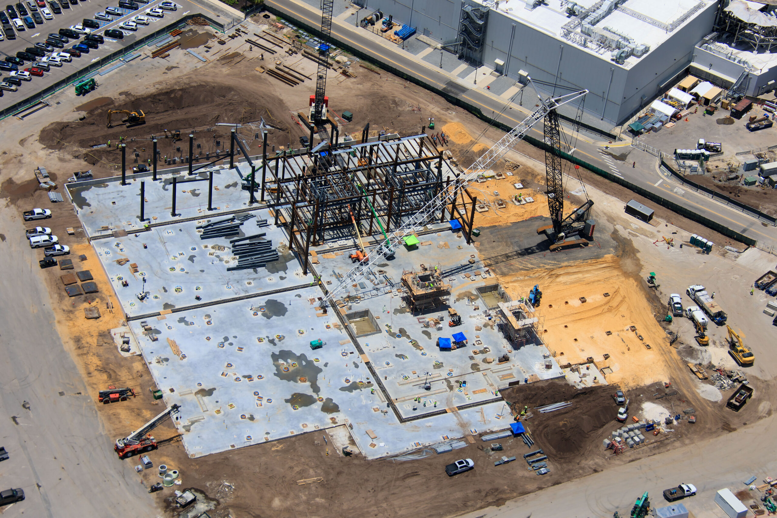 Vertical construction work is moving along steadily, as these latest angles from aerial photographer @bioreconstruct show during a recent flyover.