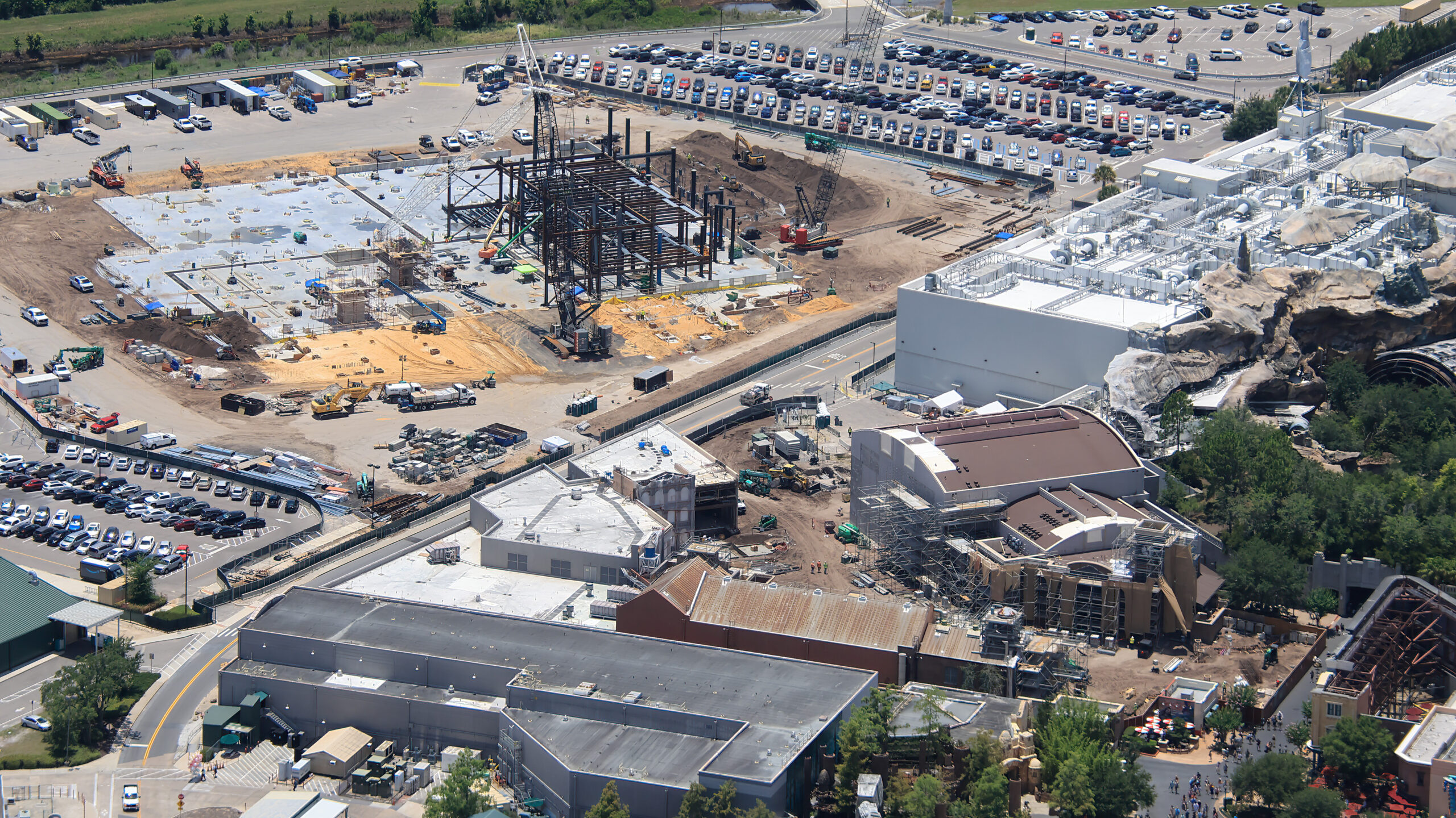 Vertical construction work is moving along steadily, as these latest angles from aerial photographer @bioreconstruct show during a recent flyover.