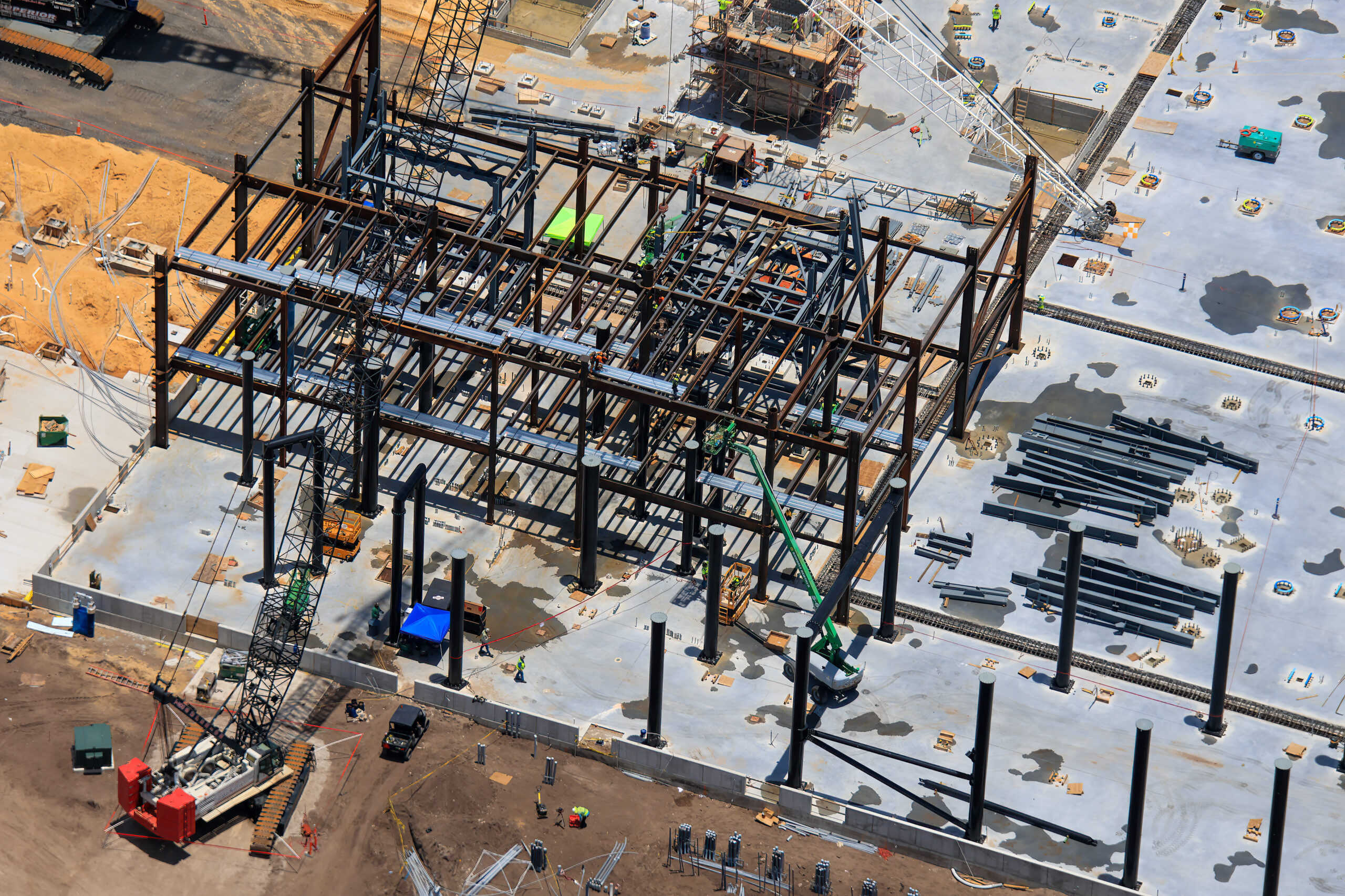 Vertical construction work is moving along steadily, as these latest angles from aerial photographer @bioreconstruct show during a recent flyover.