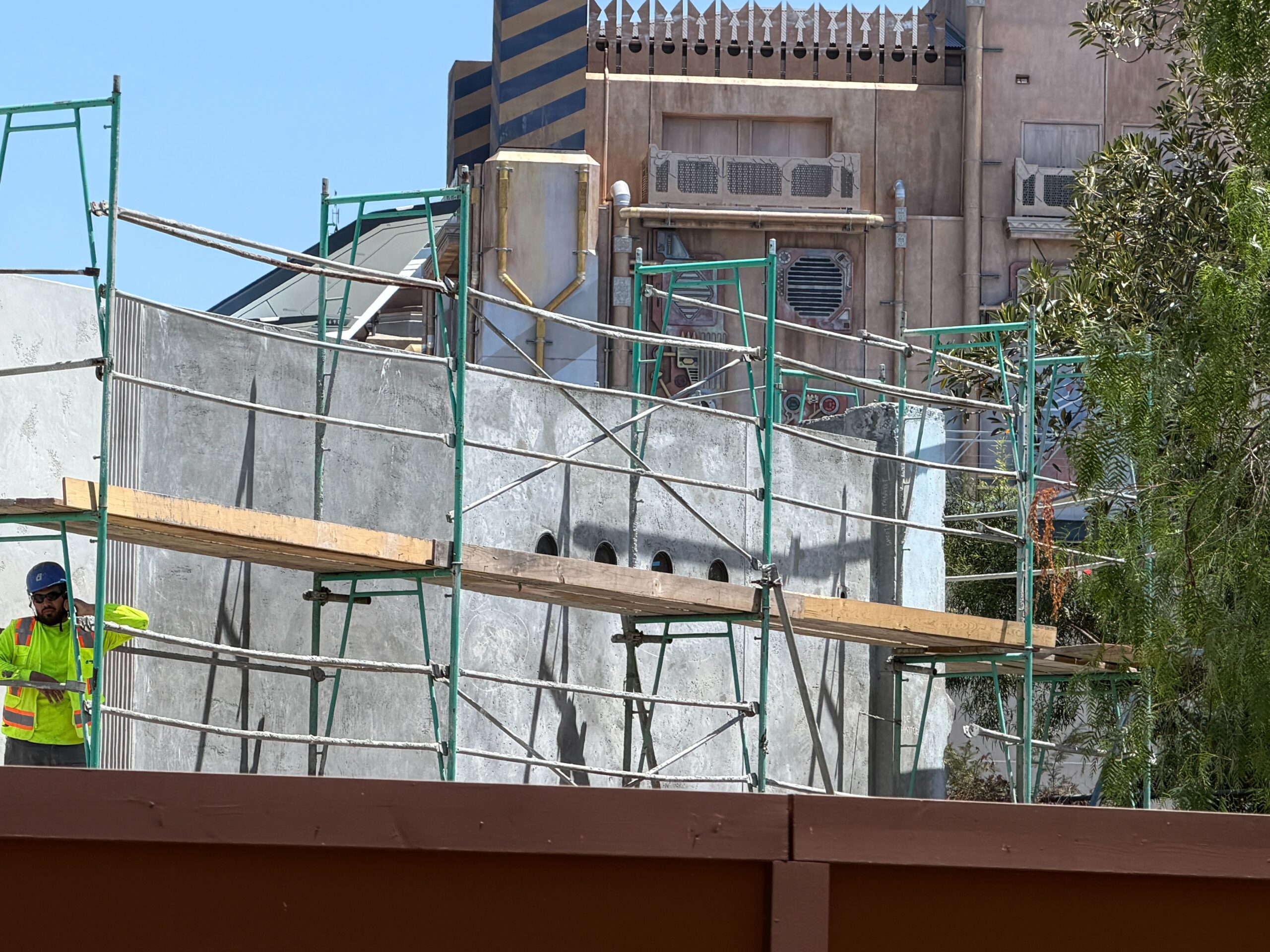 The bathrooms, however, have the biggest changes. The undecorated walls have less scaffolding surrounding them, and the scrim around the tops of the pillars have been removed, revealing the square facade shape.