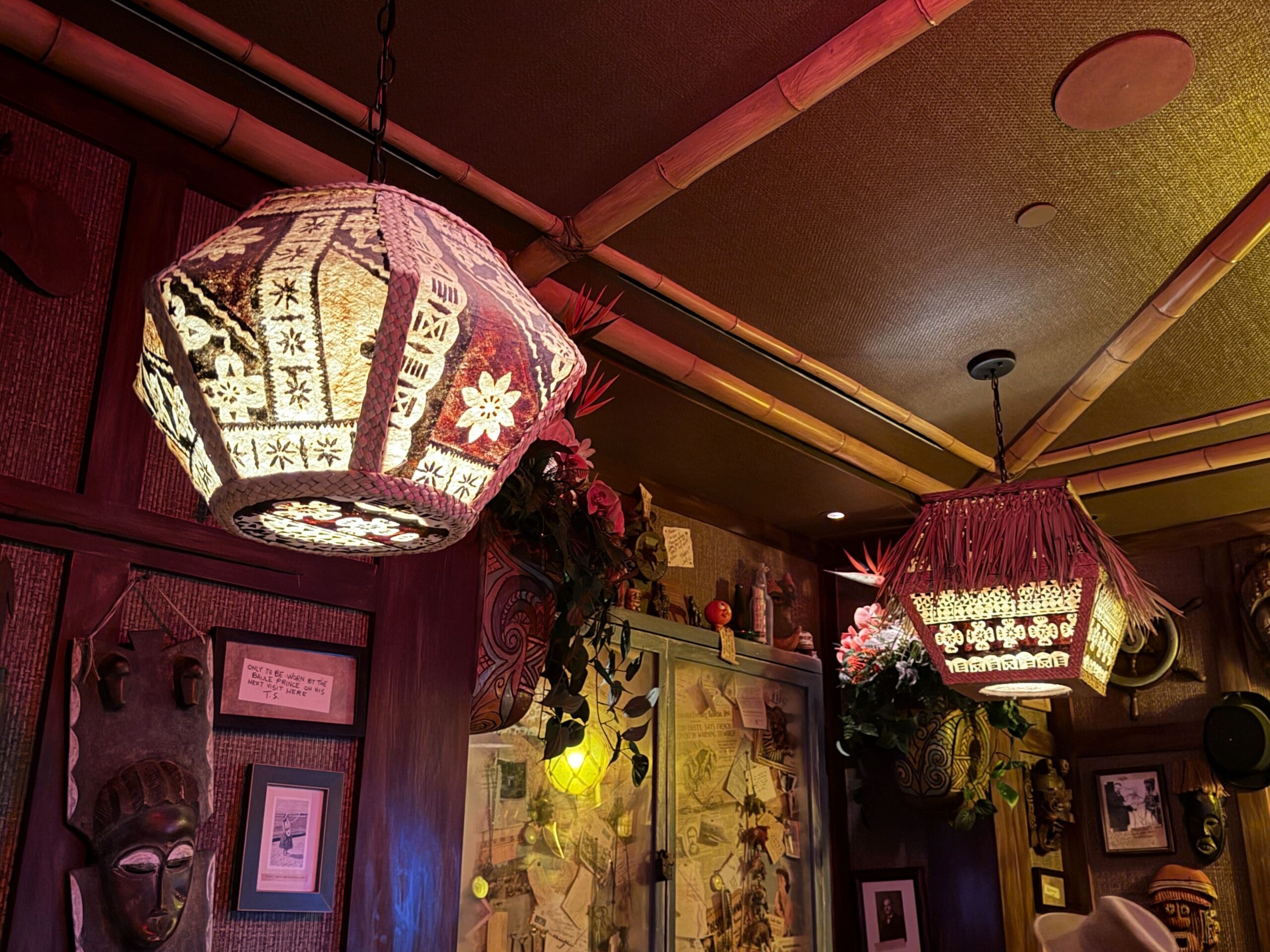 Disneyland Hotel Trader Sam's tiki bar lighting.