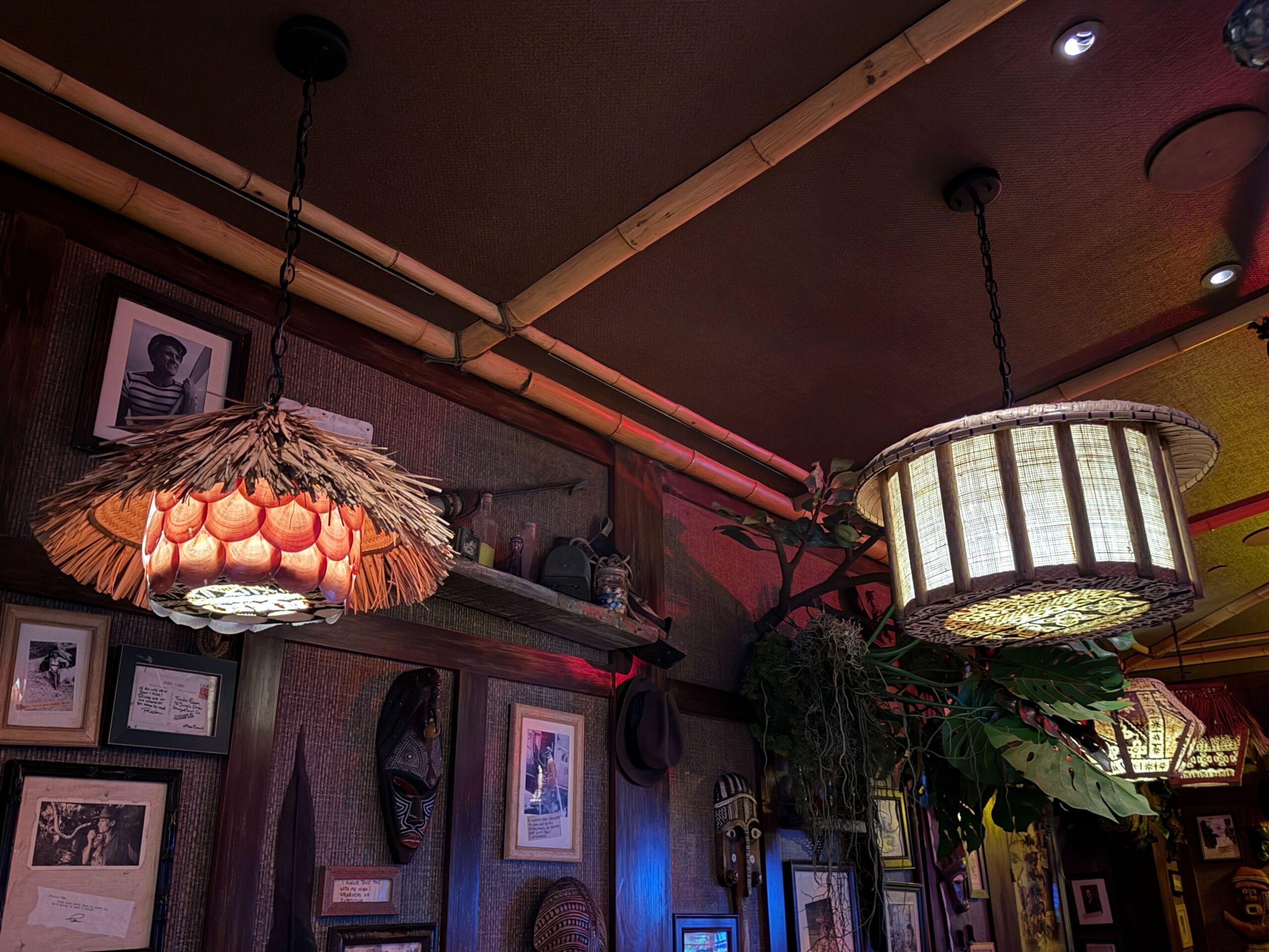 Disneyland Hotel Trader Sam's tiki bar lighting.