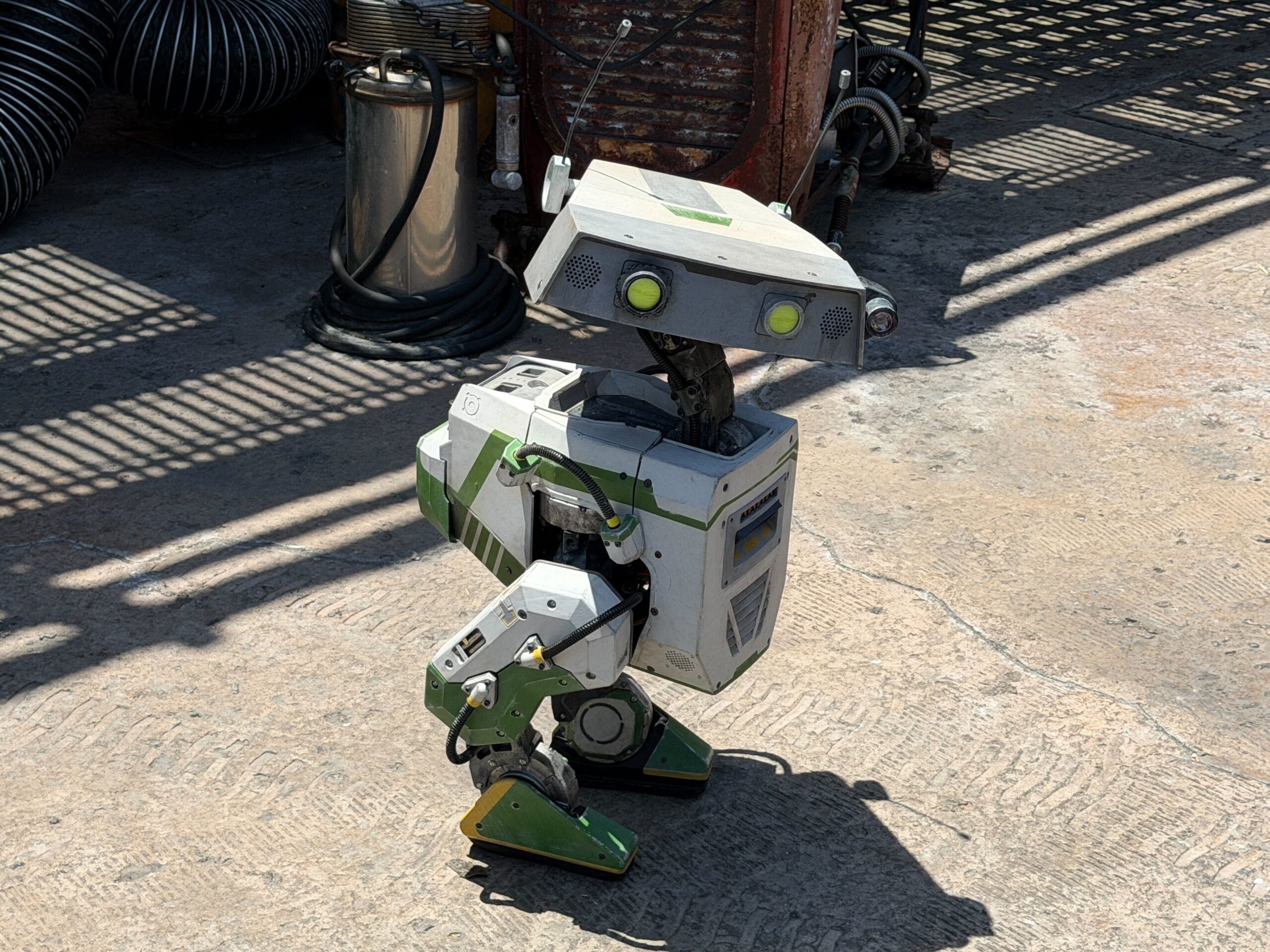 Grek (green BDX droid unit).