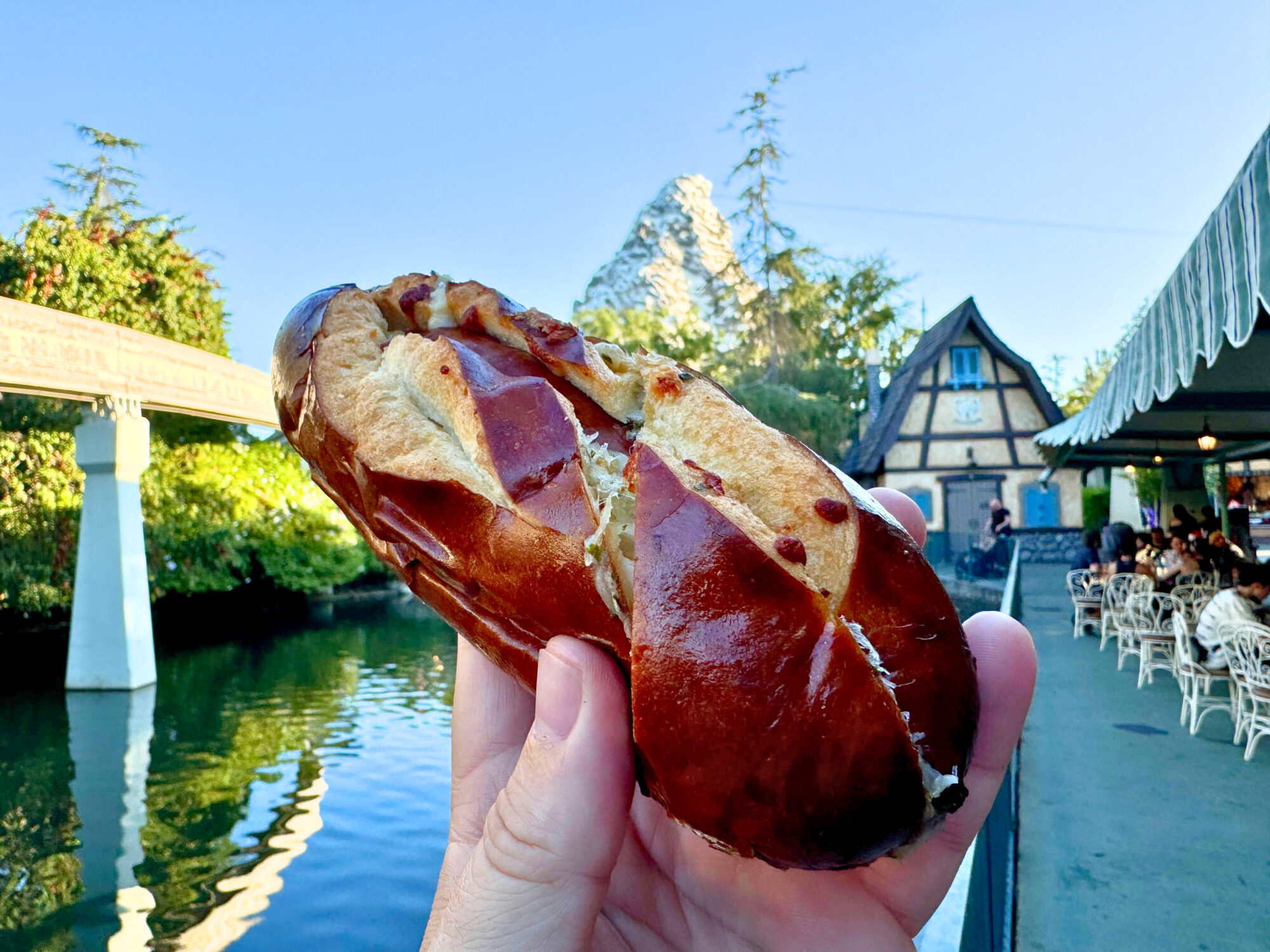 Edelweiss Snacks's Fantasyland Garlic Cheesy Brat.