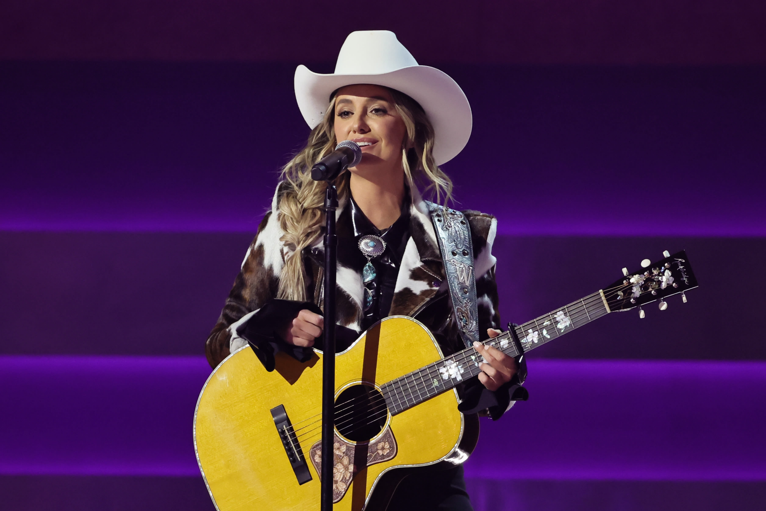 Disney and CMA Extend Partnership Through 2032, CMA Awards to Stream Live on Disney+ - WDW News Today