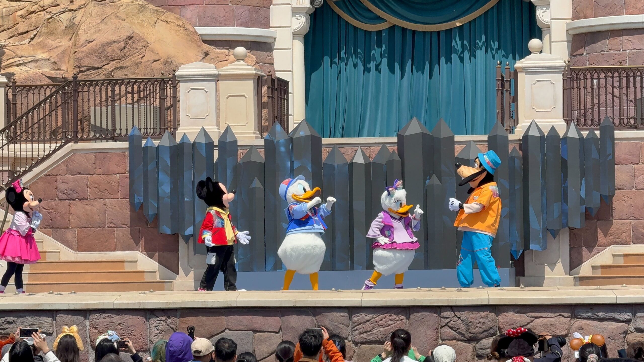 PHOTOS, VIDEO: 'The Heart of Magic' Castle Stage Show for Shanghai Disneyland 10th Anniversary