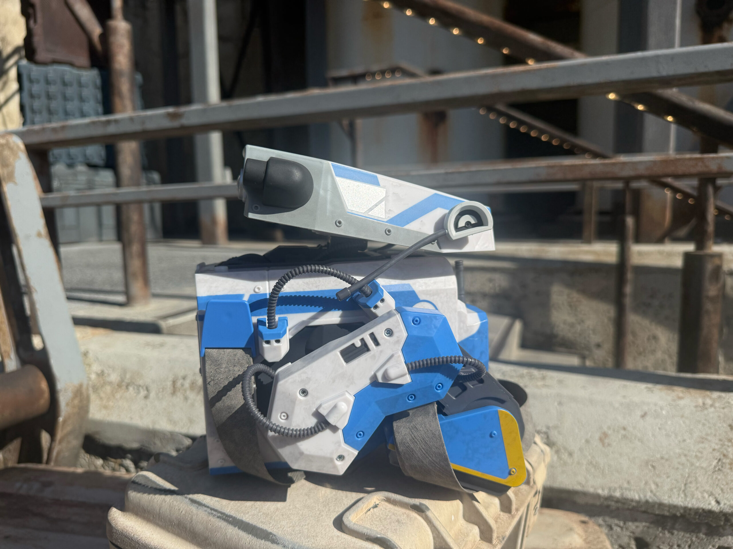 BDX Droid Popcorn Buckets Released at Walt Disney World - WDW News