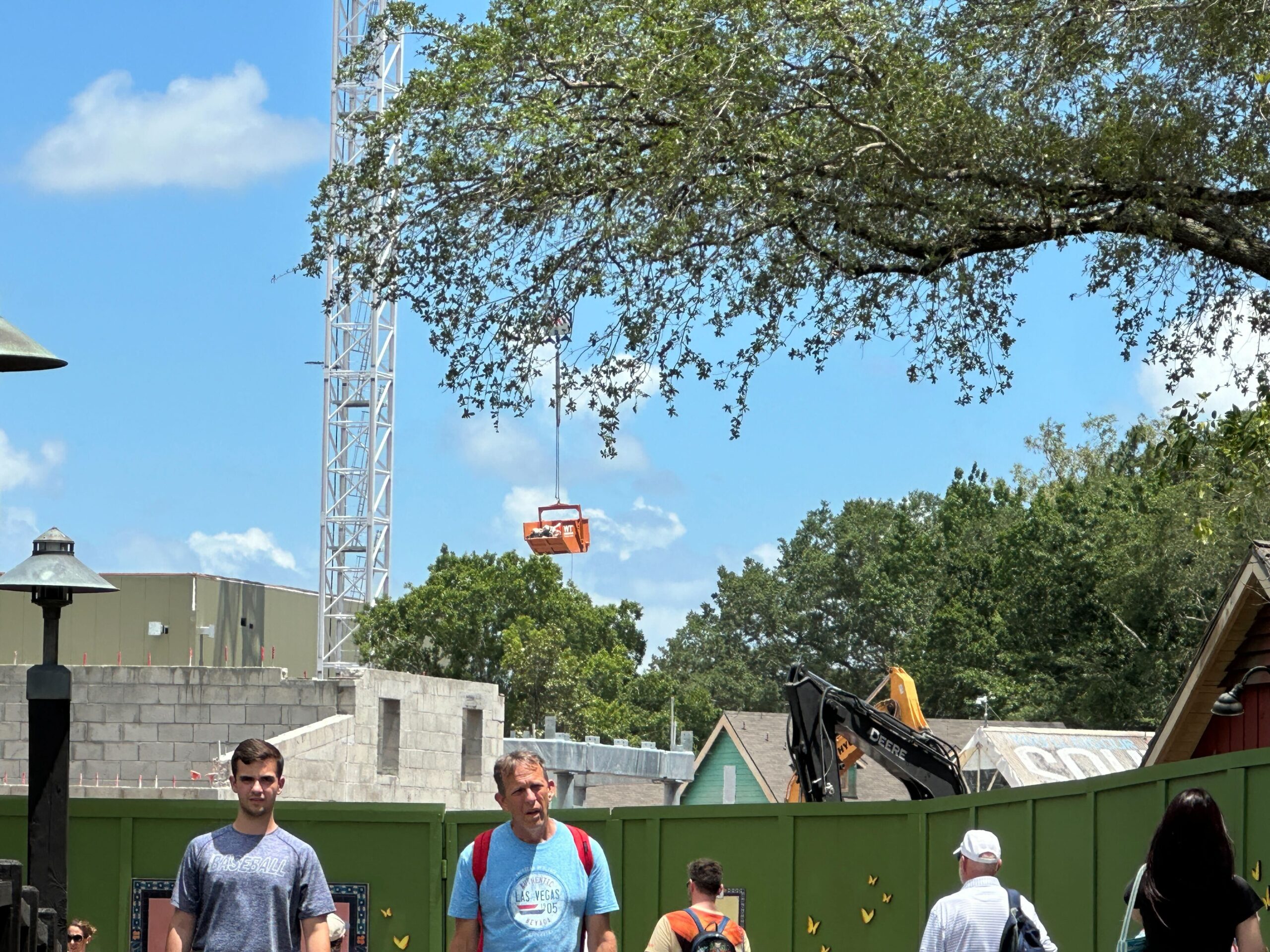 During our May 19 visit to Disney's Animal Kingdom, we could see from the walkway a tower crane transporting materials within the construction zone.