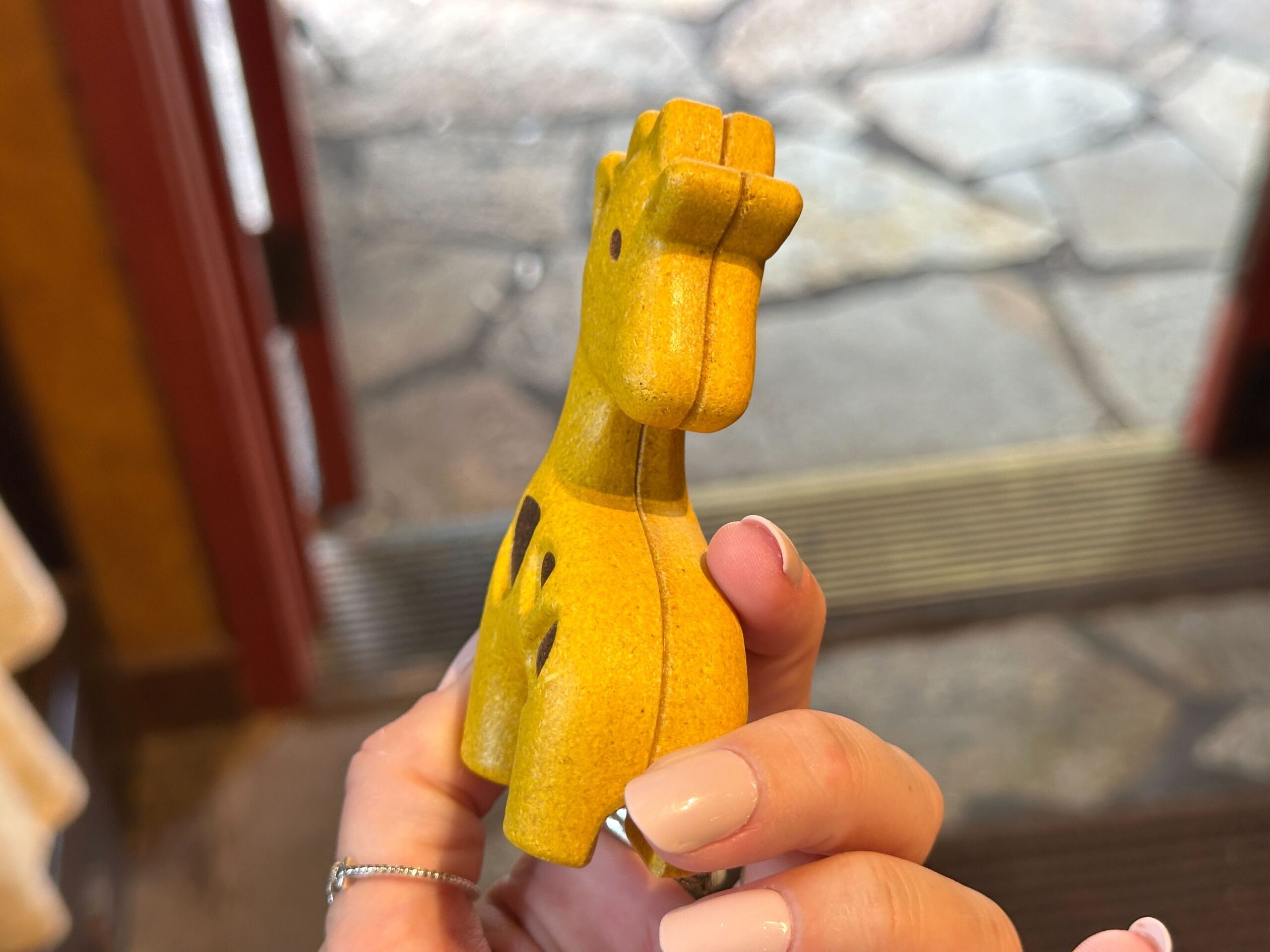 Sustainable animal giraffe figure.