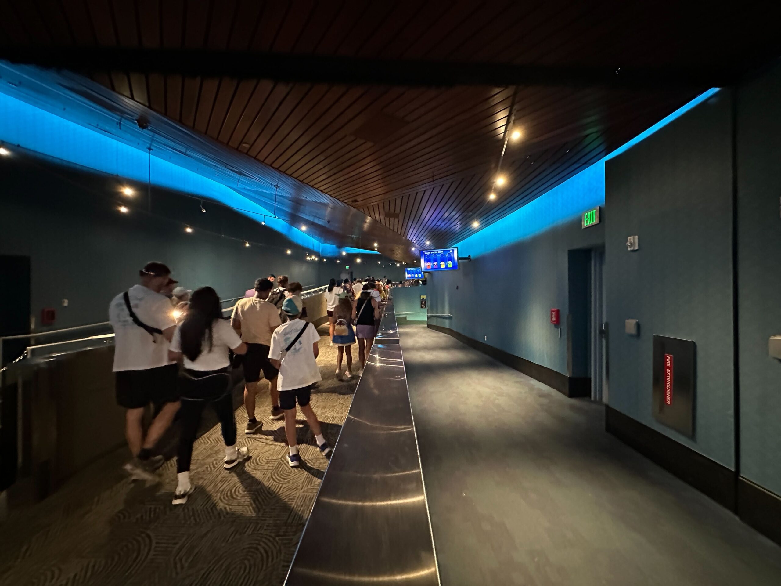 Crews continue to replace the carpeting throughout the Soarin' queue in EPCOT with a brand-new design. They have also started to refurbish the blue lighting in the second half of the queue.