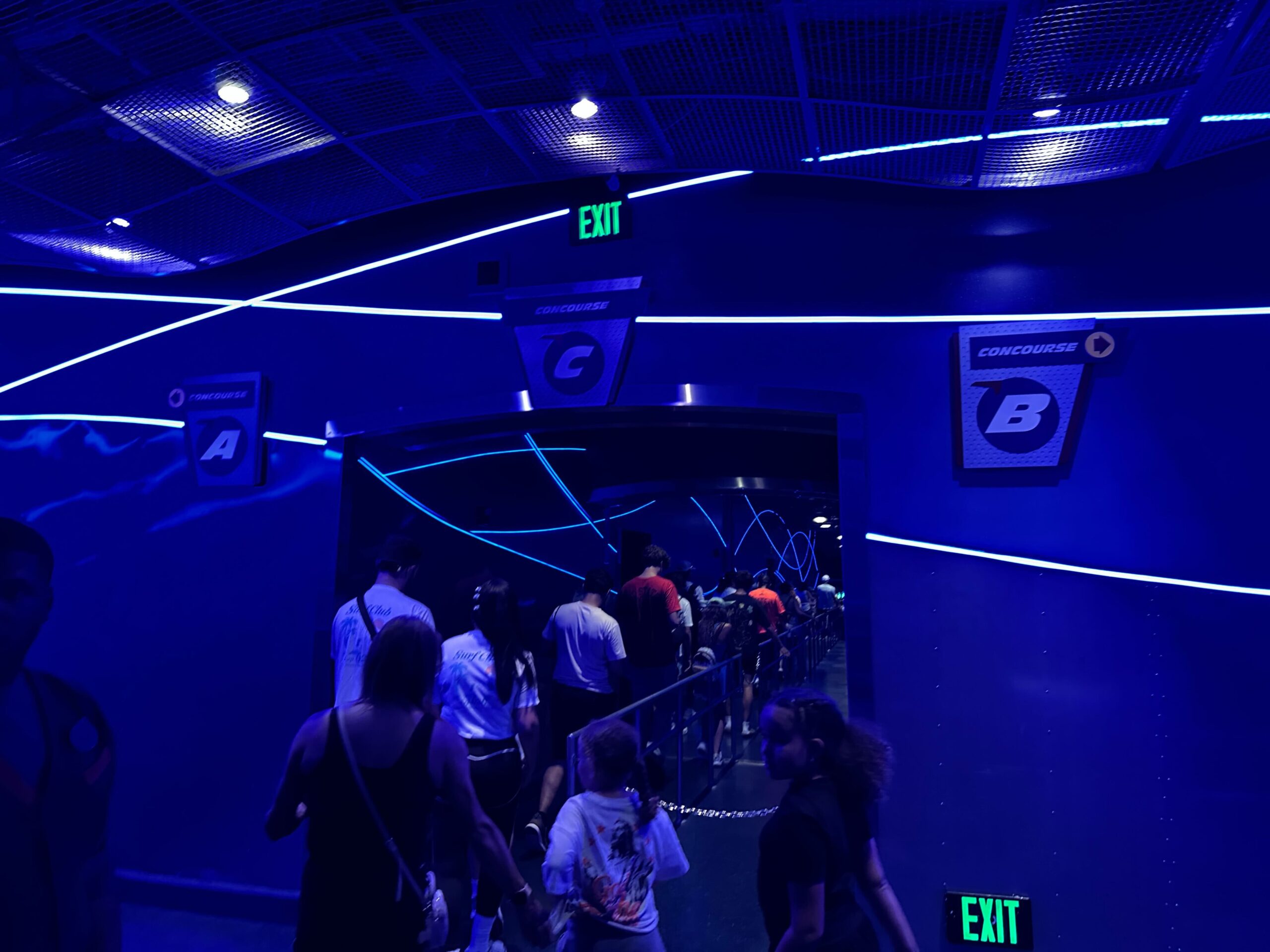 Crews continue to replace the carpeting throughout the Soarin' queue in EPCOT with a brand-new design. They have also started to refurbish the blue lighting in the second half of the queue.