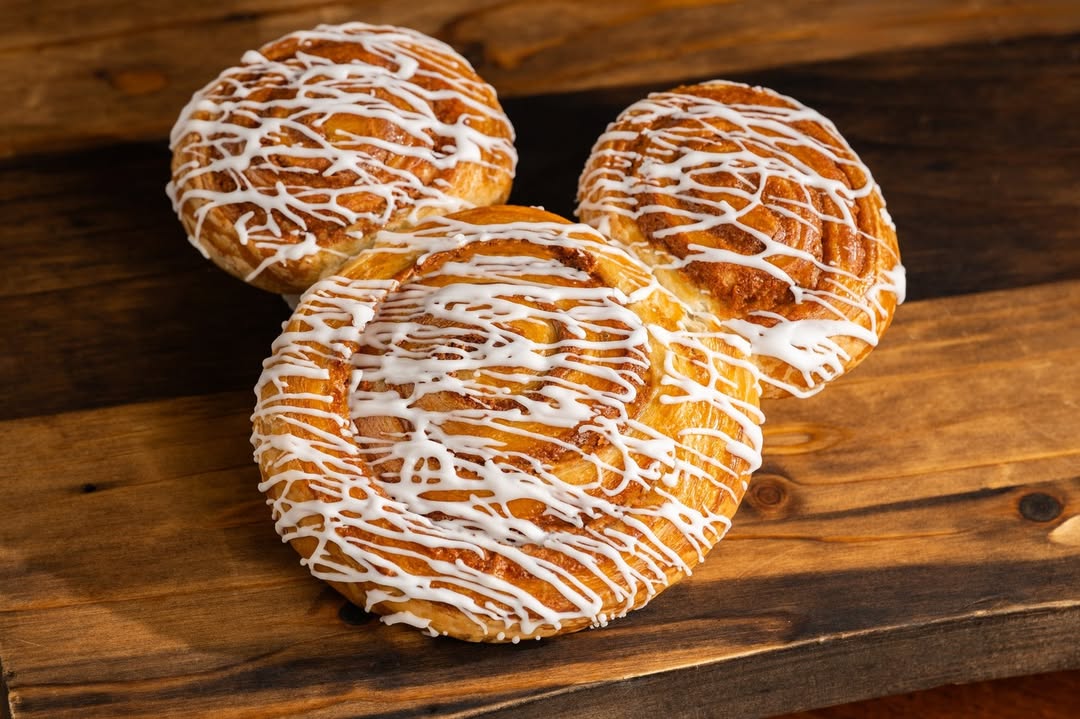 A Dirt Cup and Strawberry Shortcake is making its way Garden Grill Restaurant. Plus, guests visiting Sunshine Seasons can soon enjoy a Mickey-shaped Cinnamon Roll.