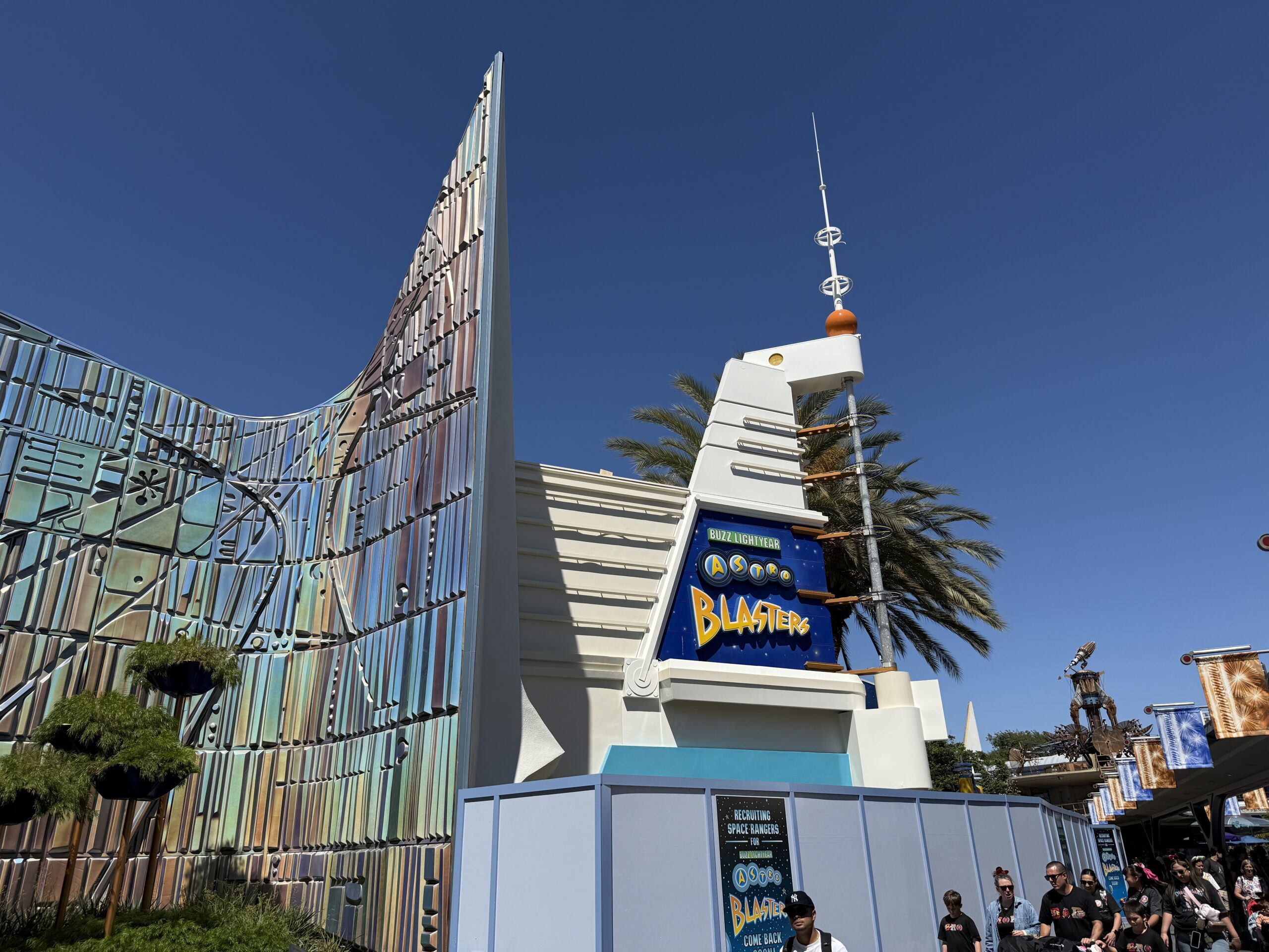 Retro Tomorrowland Colors Return to Disneyland Following Fresh Paint Work on Buzz Lightyear Astro Blasters