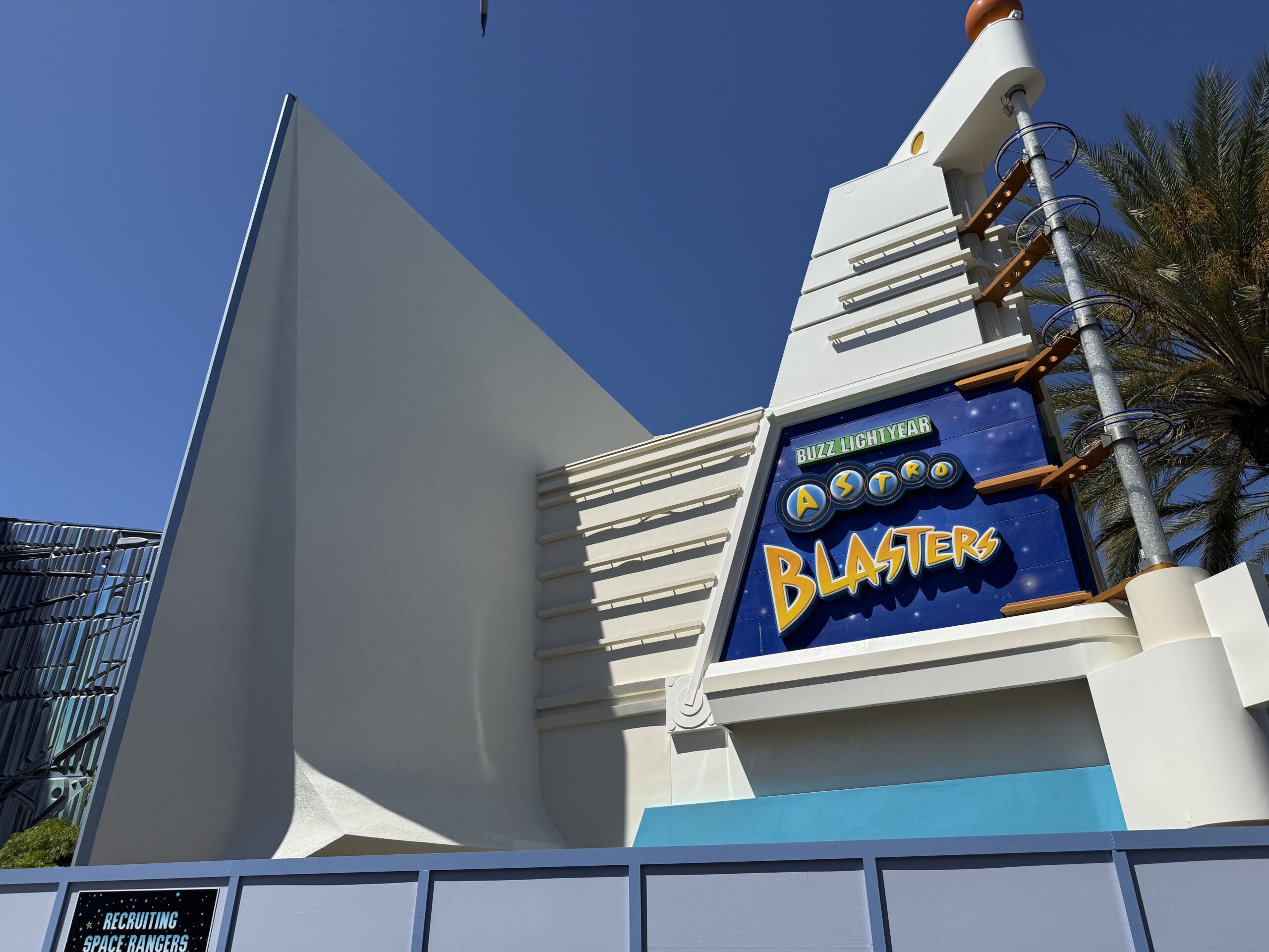 Retro Tomorrowland Colors Return to Disneyland Following Fresh Paint Work on Buzz Lightyear Astro Blasters