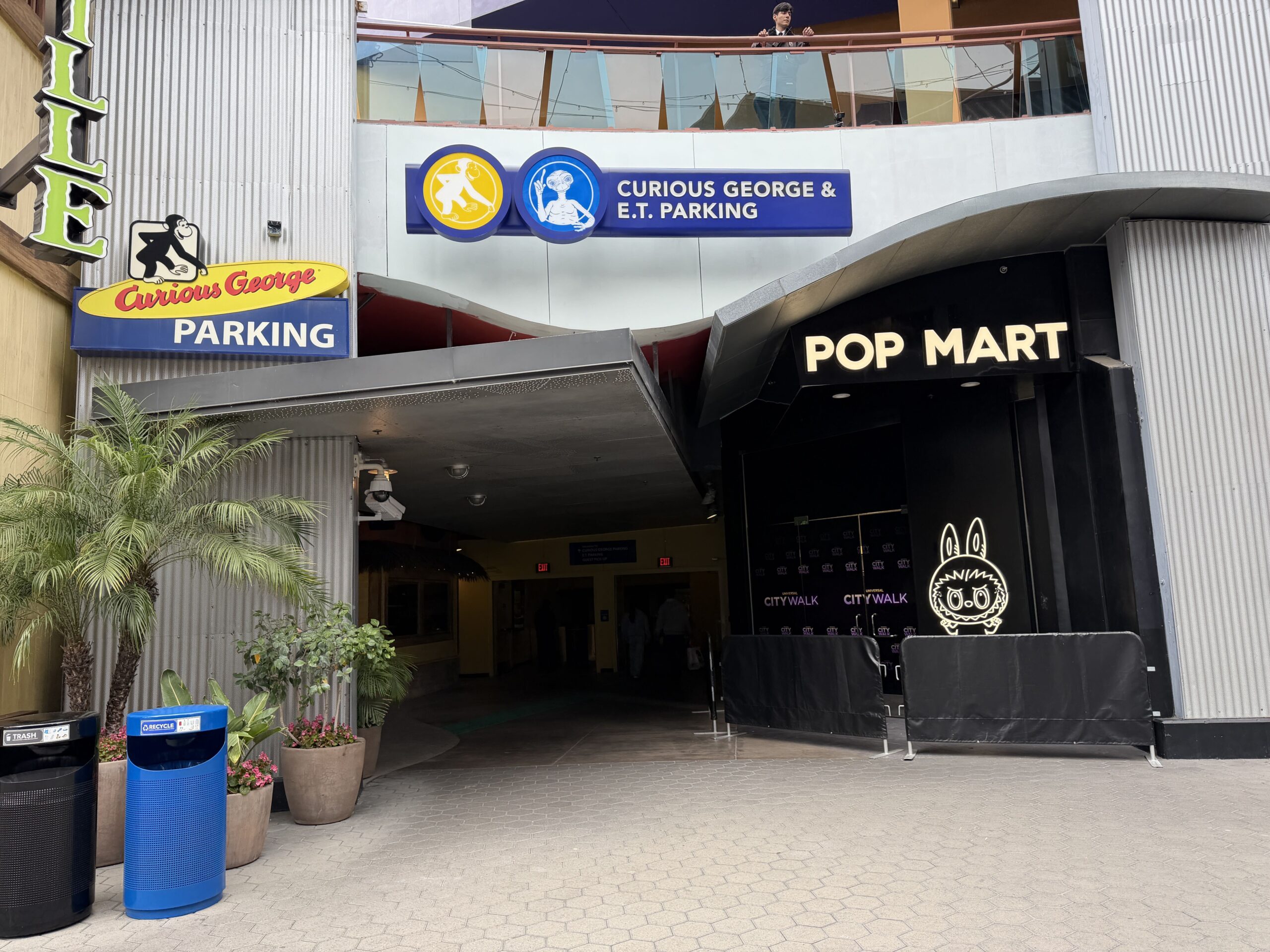 Universal Studios Hollywood concluded a large refurbishment, reconfiguring the main entrance and securing CityWalk by moving security scanners to the sides of the Central and East parking garages, in addition to the original main entrance security.