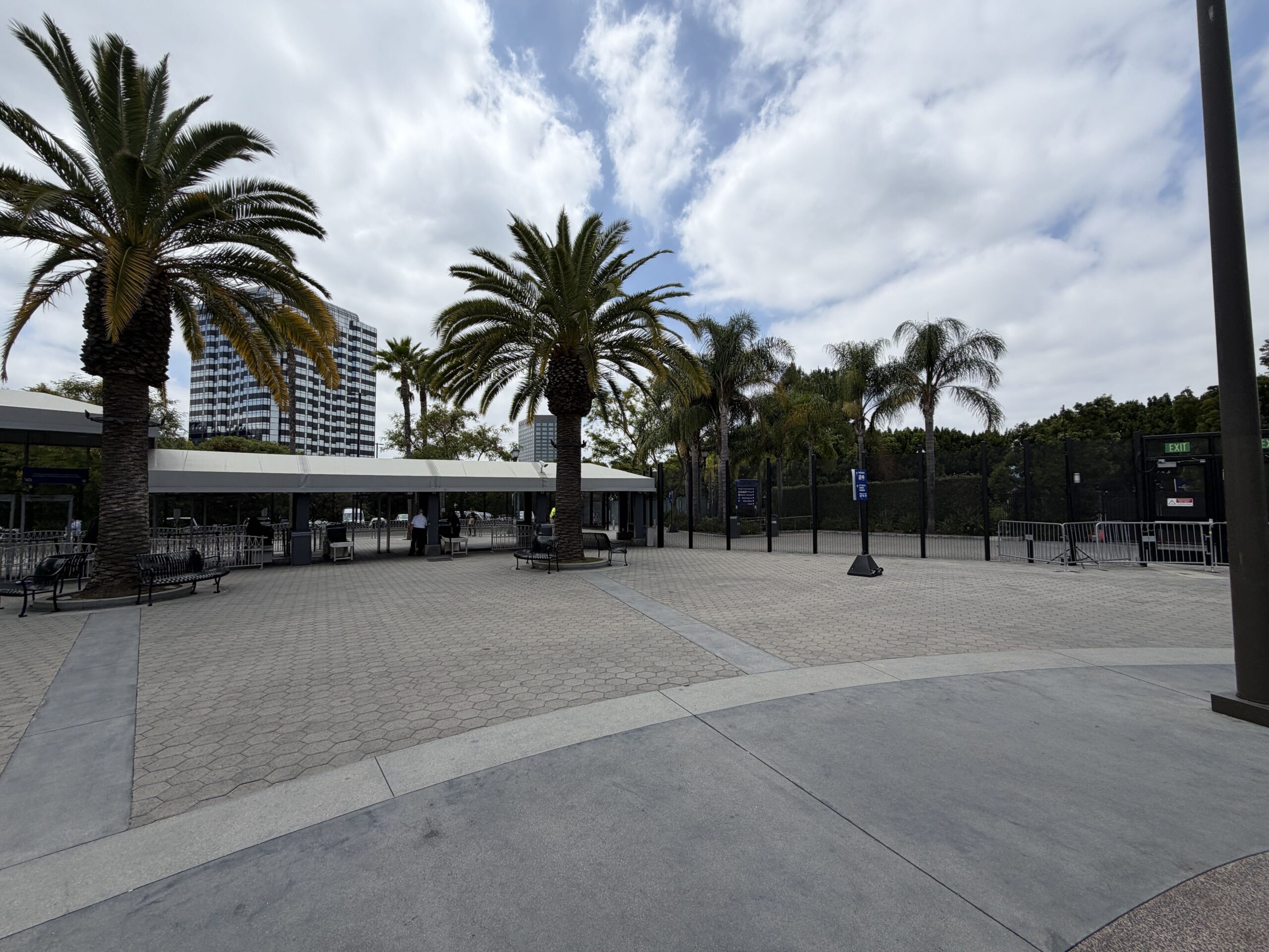 Universal Studios Hollywood concluded a large refurbishment, reconfiguring the main entrance and securing CityWalk by moving security scanners to the sides of the Central and East parking garages, in addition to the original main entrance security.