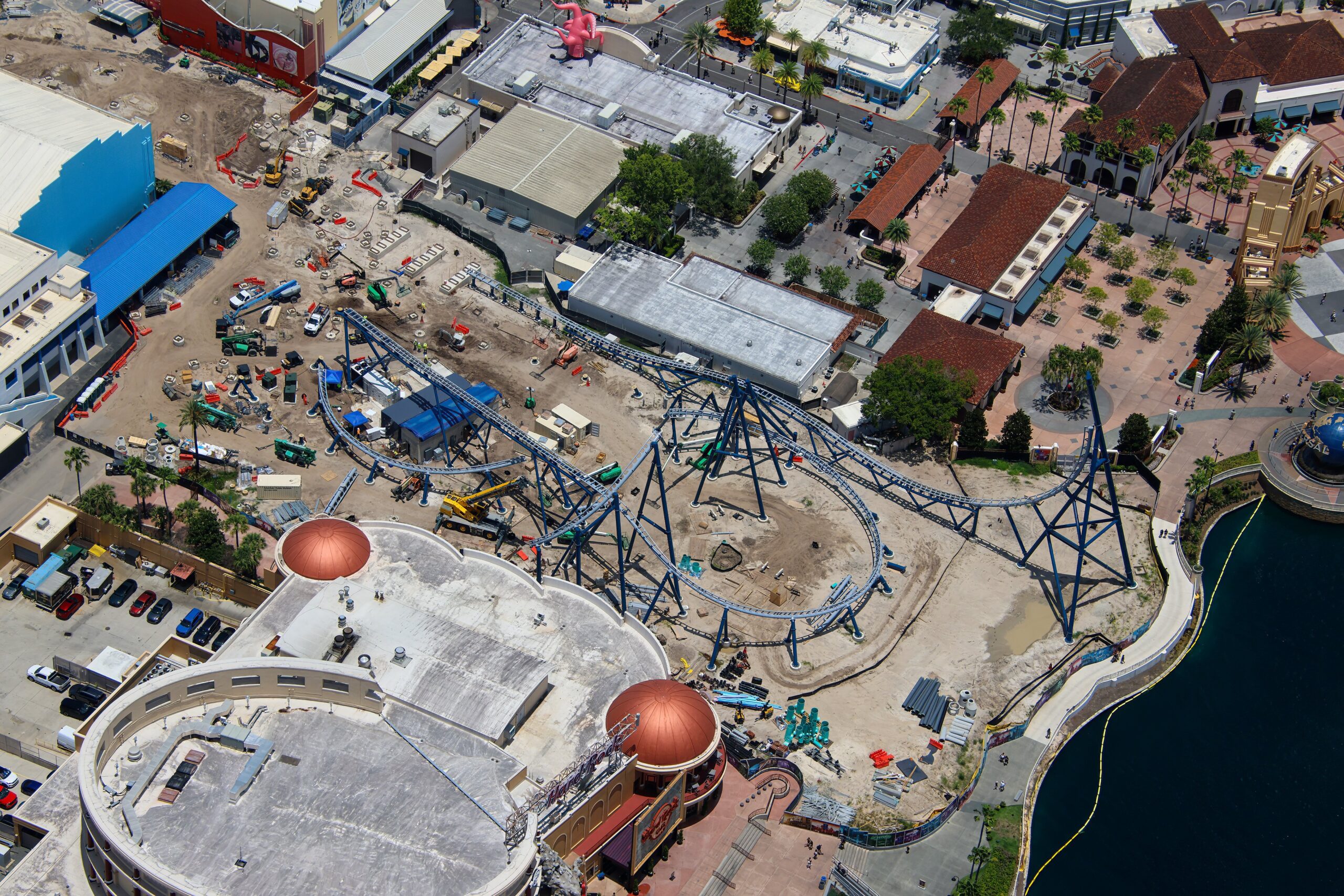 Fast & Furious: Hollywood Drift is looking more like a full coaster by the week, with newly shared aerial photos showing major track installation around the former Hollywood Rip Ride Rockit site at Universal Studios Florida.