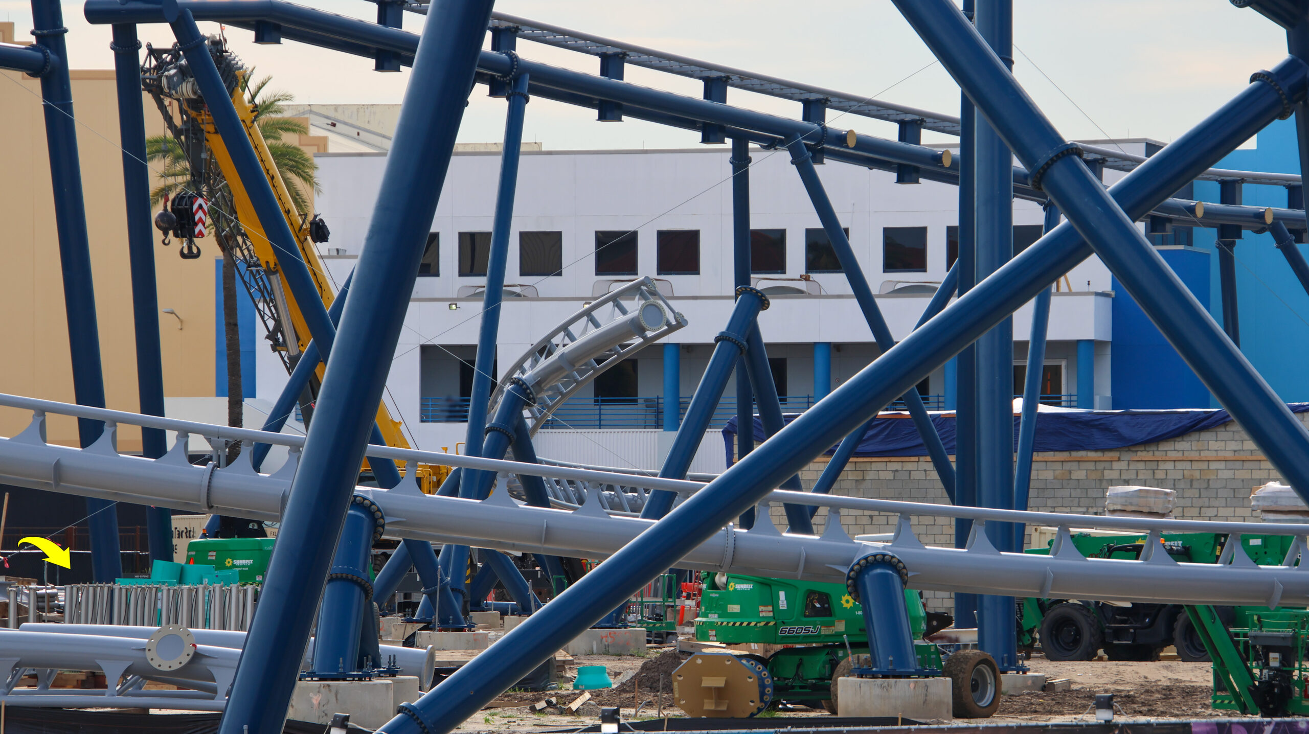 Fast & Furious: Hollywood Drift is looking more like a full coaster by the week, with newly shared aerial photos showing major track installation around the former Hollywood Rip Ride Rockit site at Universal Studios Florida.