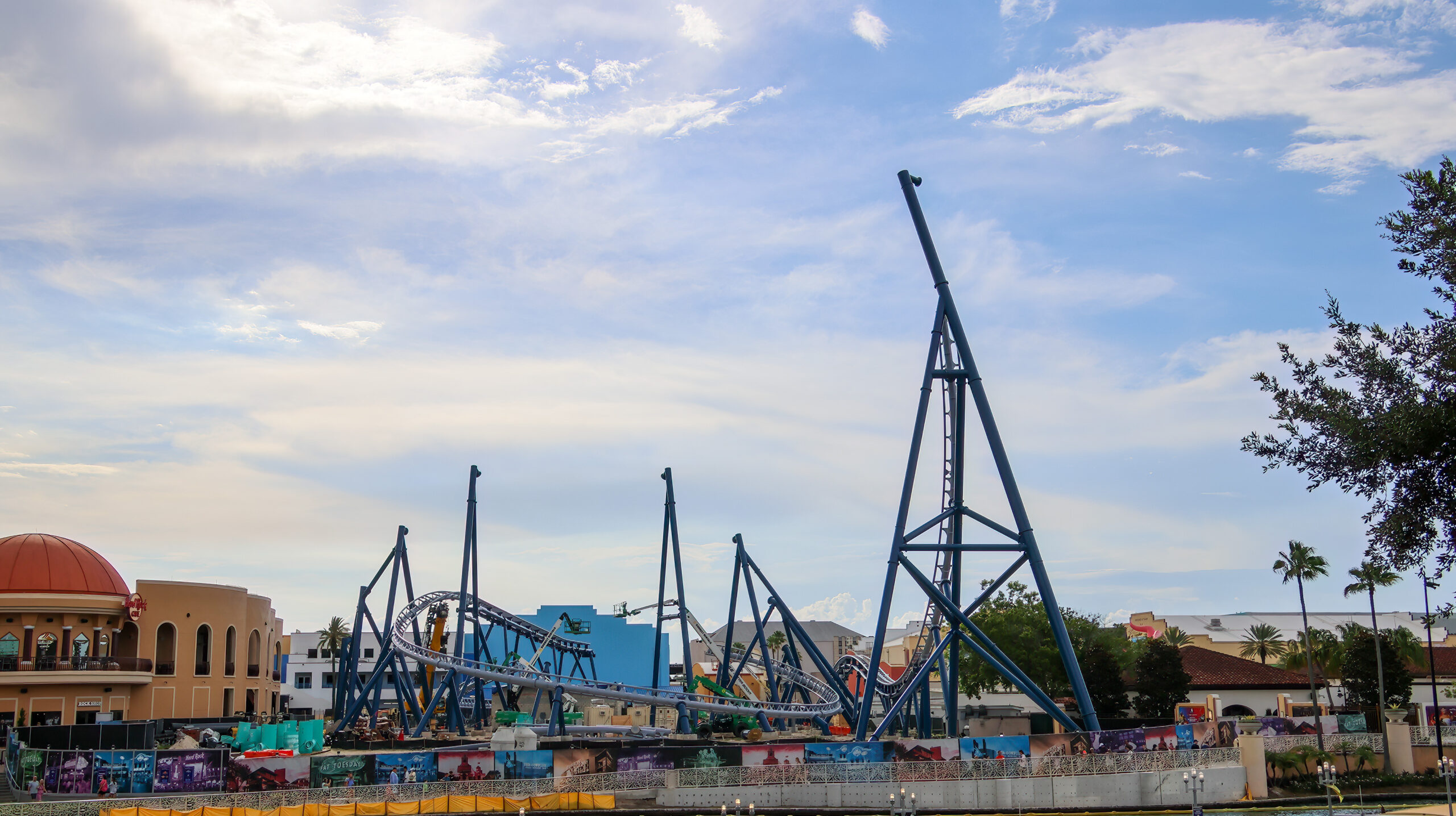 Fast & Furious: Hollywood Drift is looking more like a full coaster by the week, with newly shared aerial photos showing major track installation around the former Hollywood Rip Ride Rockit site at Universal Studios Florida.