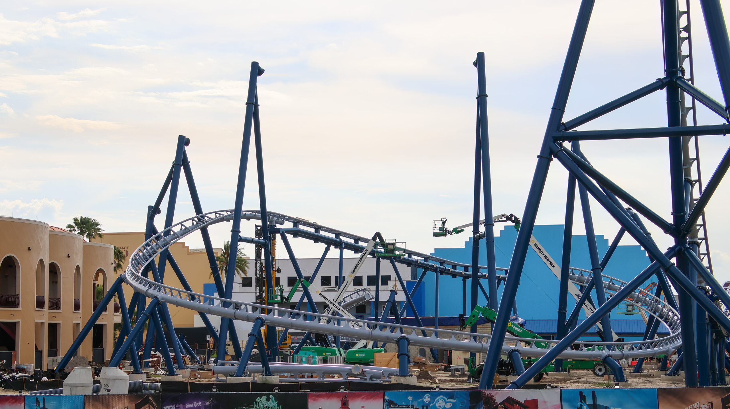 Fast & Furious: Hollywood Drift is looking more like a full coaster by the week, with newly shared aerial photos showing major track installation around the former Hollywood Rip Ride Rockit site at Universal Studios Florida.