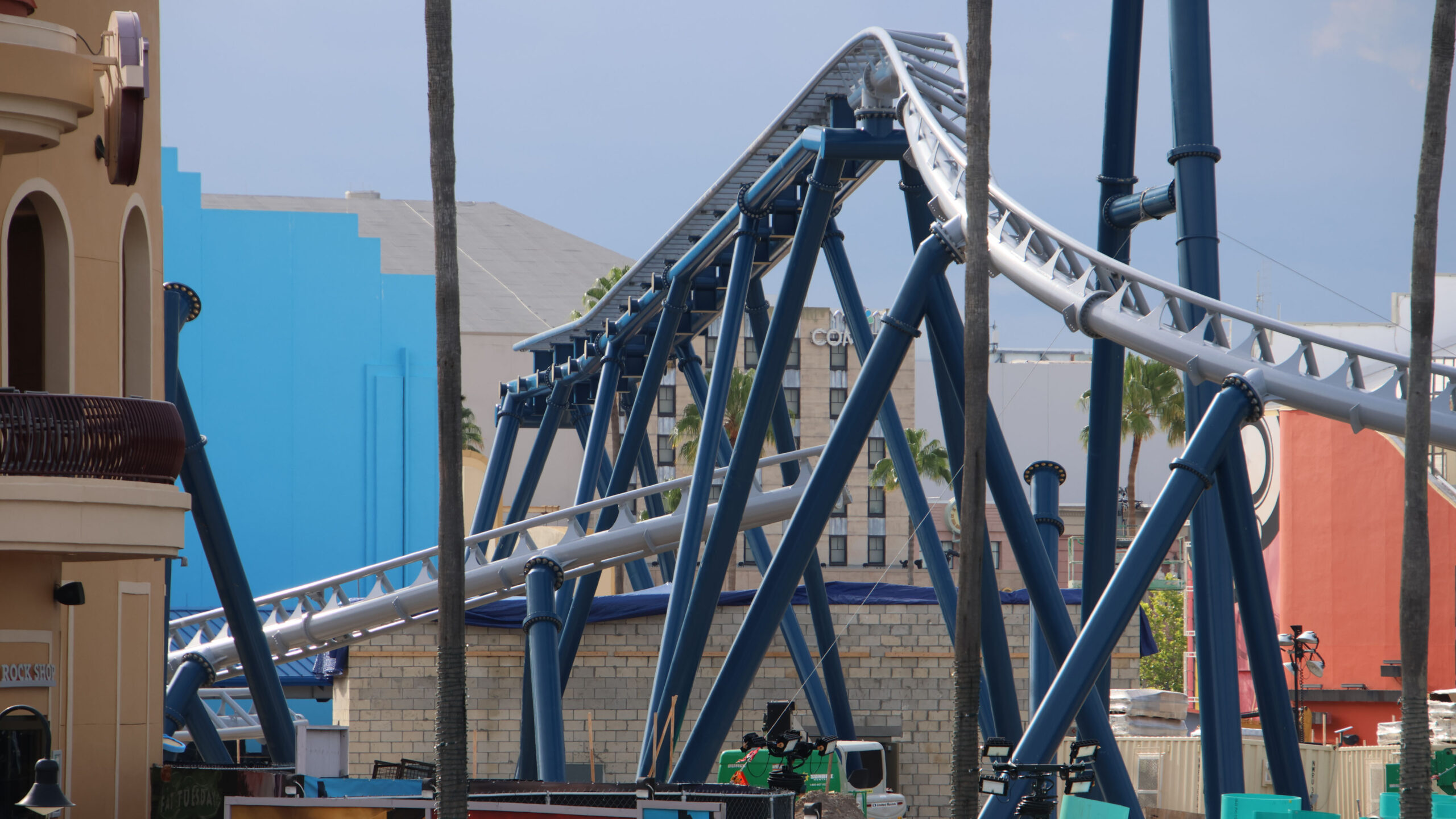 Fast & Furious: Hollywood Drift is looking more like a full coaster by the week, with newly shared aerial photos showing major track installation around the former Hollywood Rip Ride Rockit site at Universal Studios Florida.