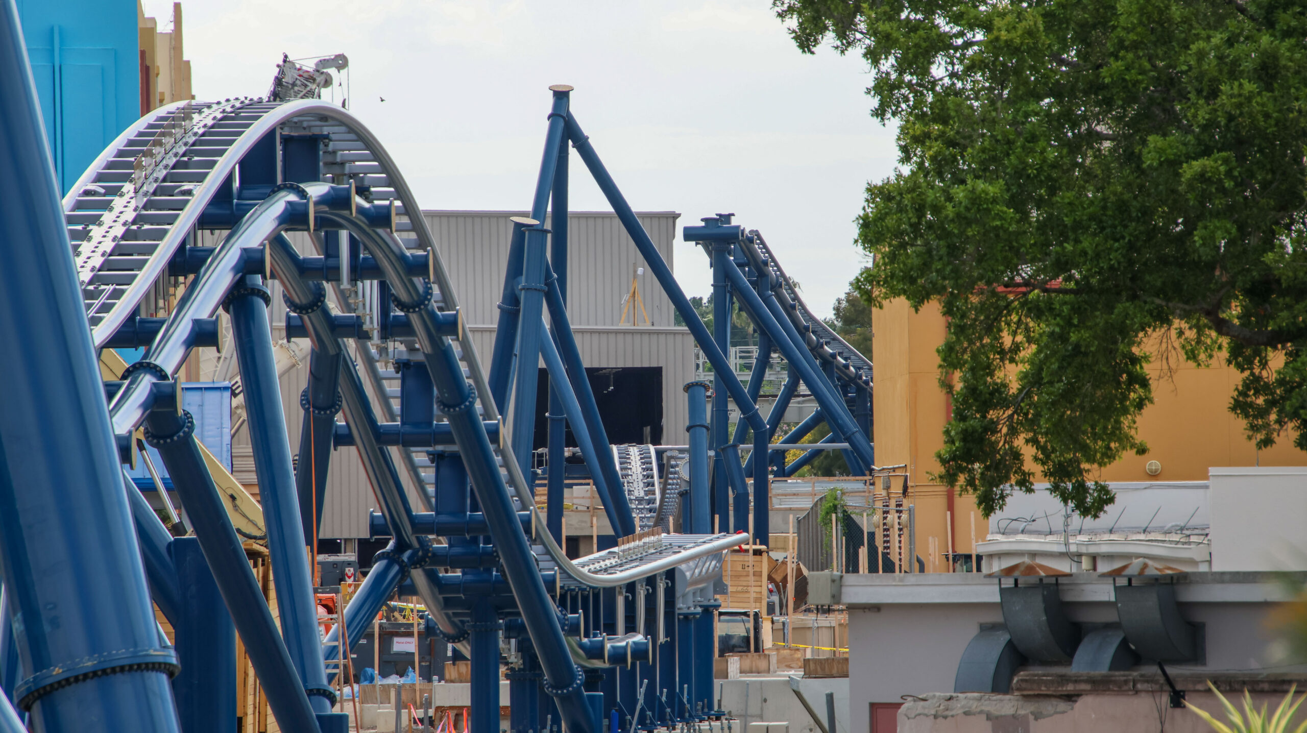 Fast & Furious: Hollywood Drift is looking more like a full coaster by the week, with newly shared aerial photos showing major track installation around the former Hollywood Rip Ride Rockit site at Universal Studios Florida.