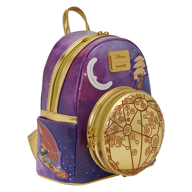 Each side of the backpack has a pocket that displays a character patch on it. On the right side is Jim Hawkins, and on the left is Morph.