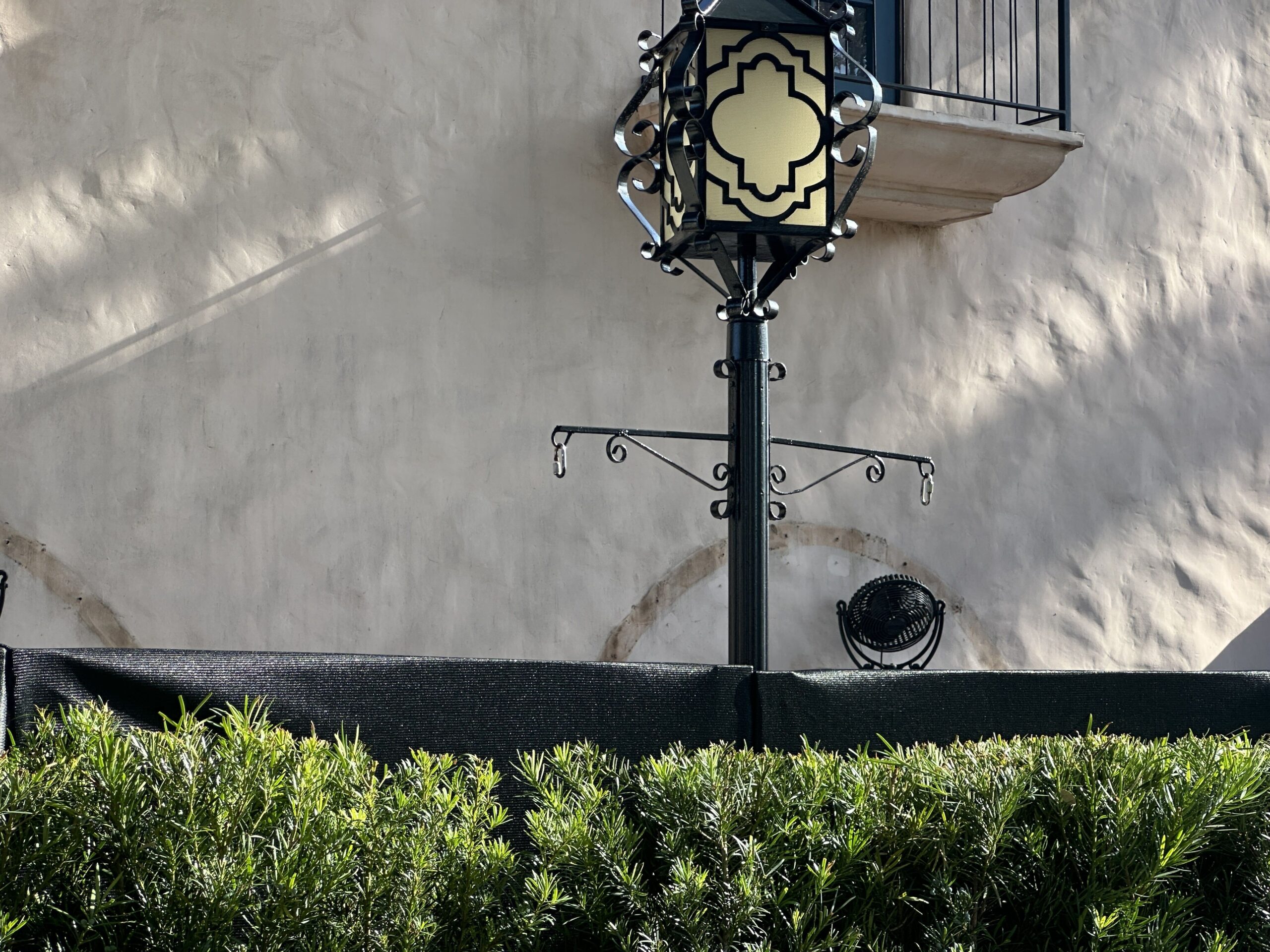 The Hollywood Brown Derby at Disney's Hollywood Studios is apparently getting an exterior refurbishment. Rolling planters and scrim have gone up around the patio.
