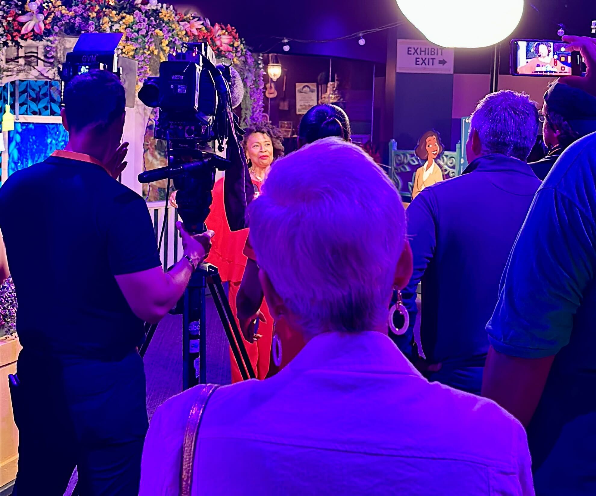 Jenifer Lewis, the voice of Mama Odie from The Princess and the Frog, visited The Children's Museum of Indianapolis to experience the first-ever Princess Tiana exhibit.