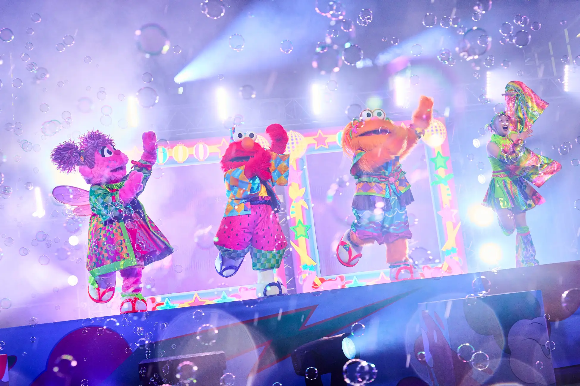 One of the new shows for the festival includes NO LIMIT! Grow Up Oh! Matsuri. Featuring several of the characters mentioned above includes dance performances and music from music producer/DJ tofubeats. There are also bubble and water effects.