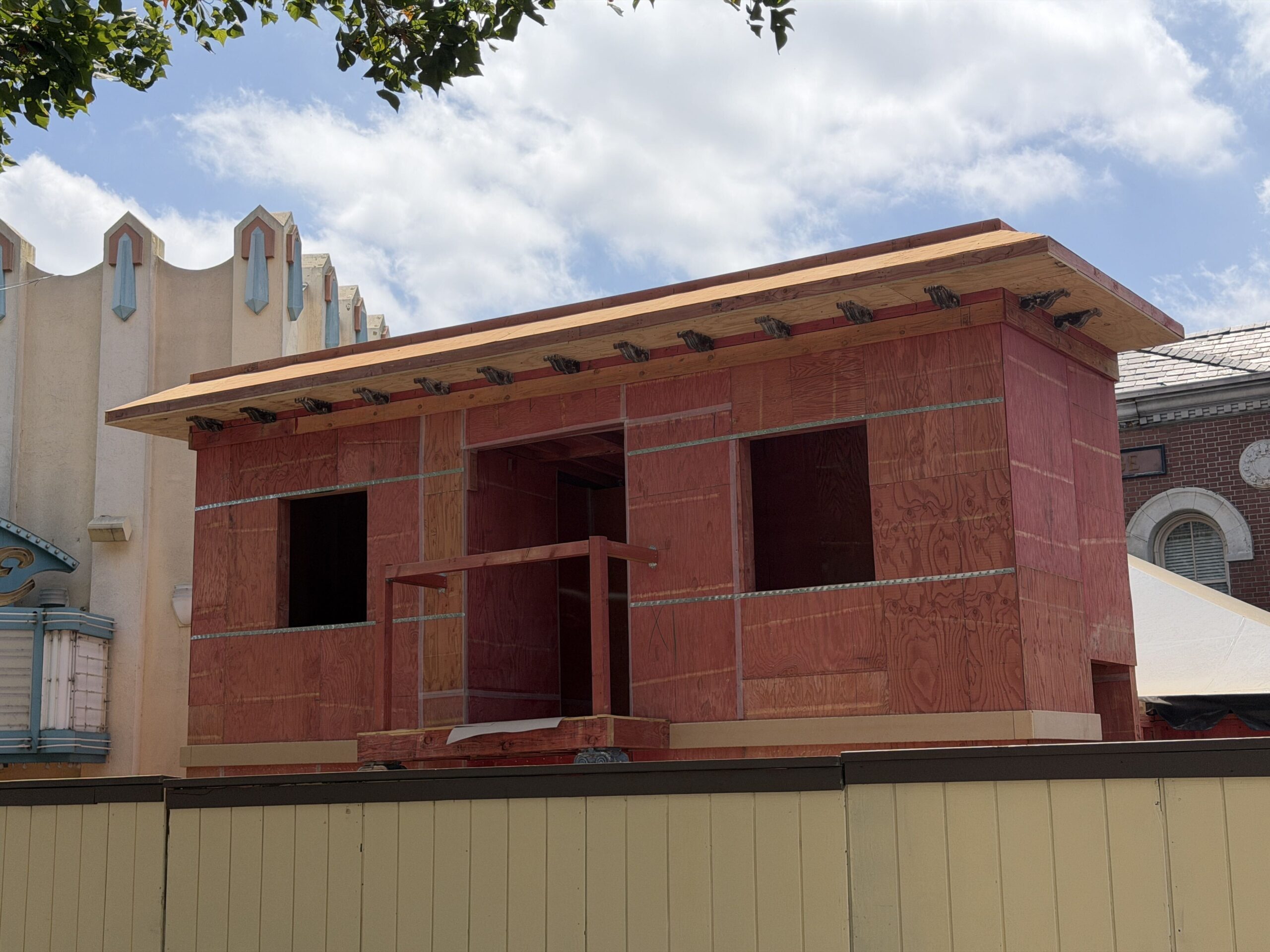 The first HHN haunted house we spotted in progress was over near Mel's Drive-In. This house so far has the basic elements like sides, a roof, and a balcony built in. It has two windows on either side of the balcony. Our reporter noted that this house is being built where Monstruos houses have been.